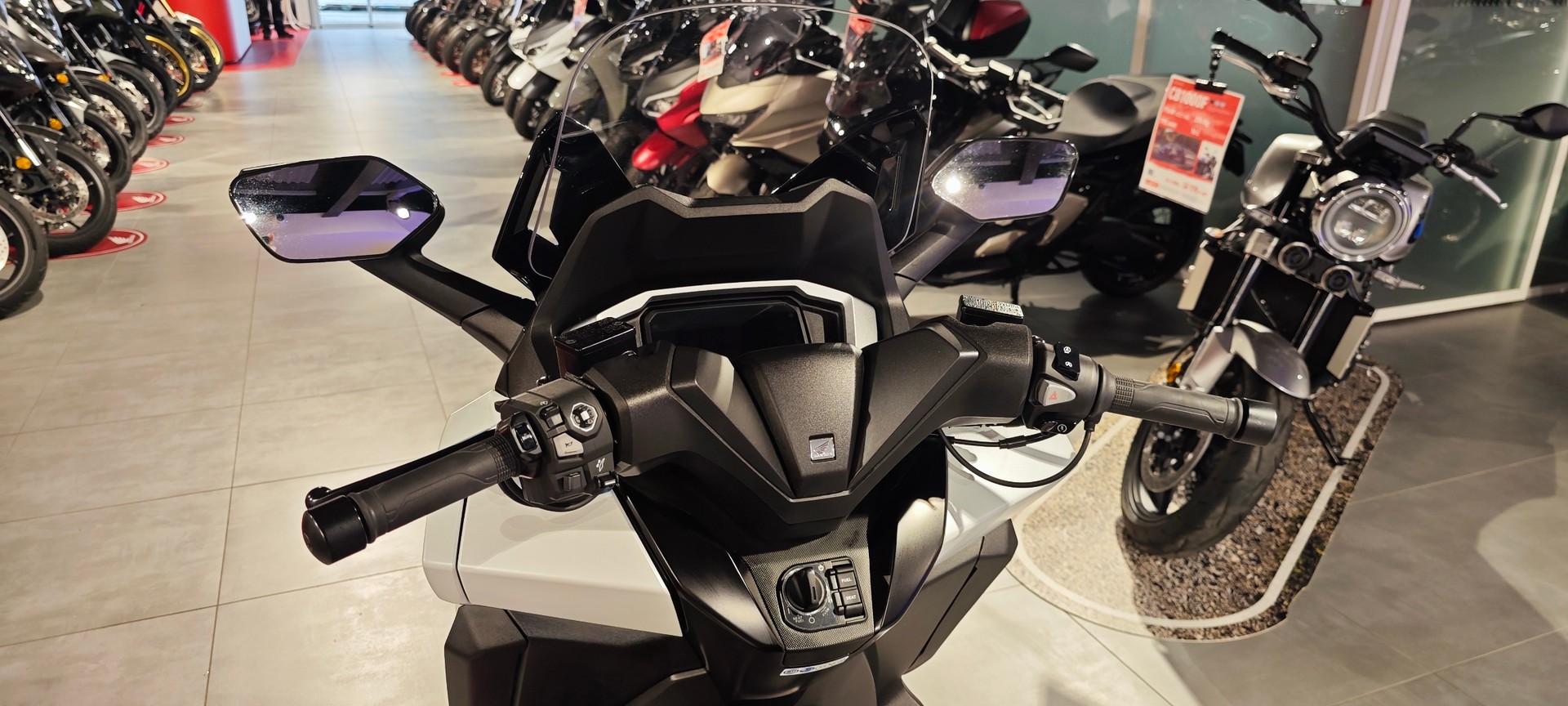 HONDA Nss 125 Forza Smart TopBox-image-3