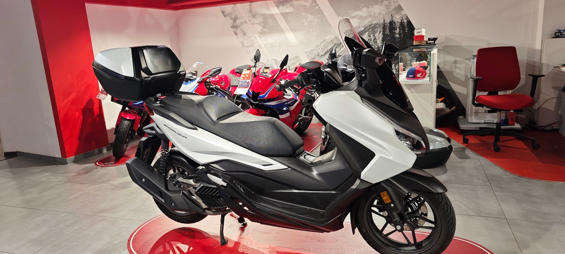 HONDA Nss 125 Forza Smart TopBox-image-1
