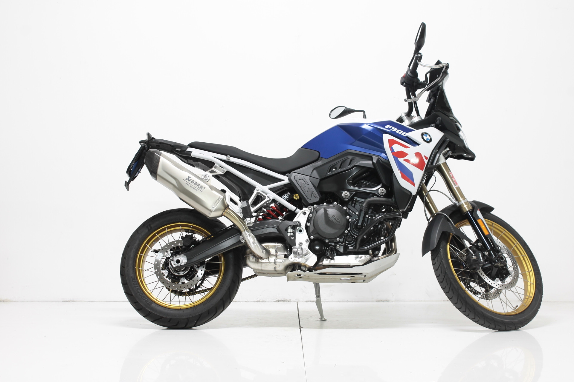 BMW F 900 GS-image-4