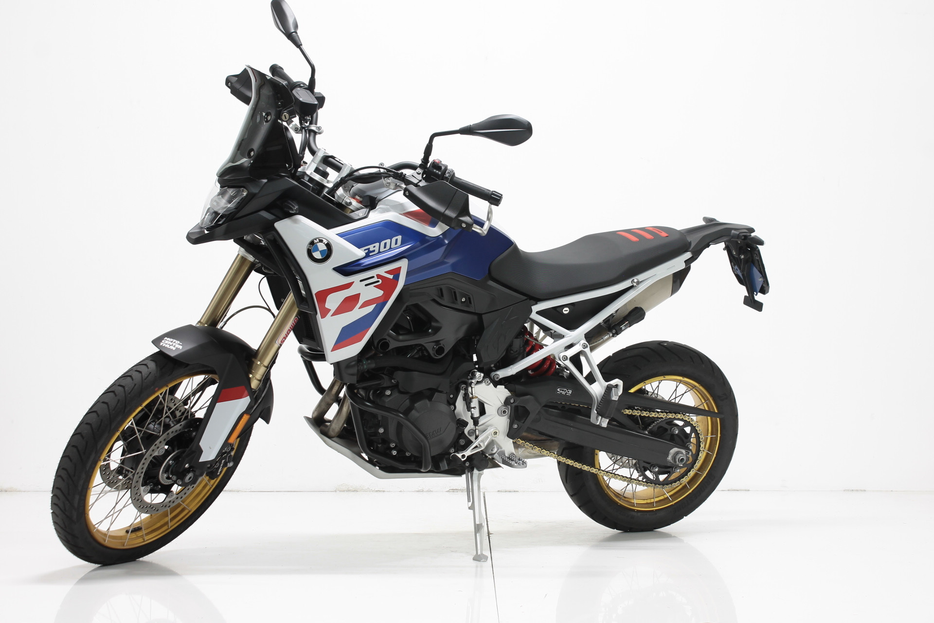 BMW F 900 GS-image-2