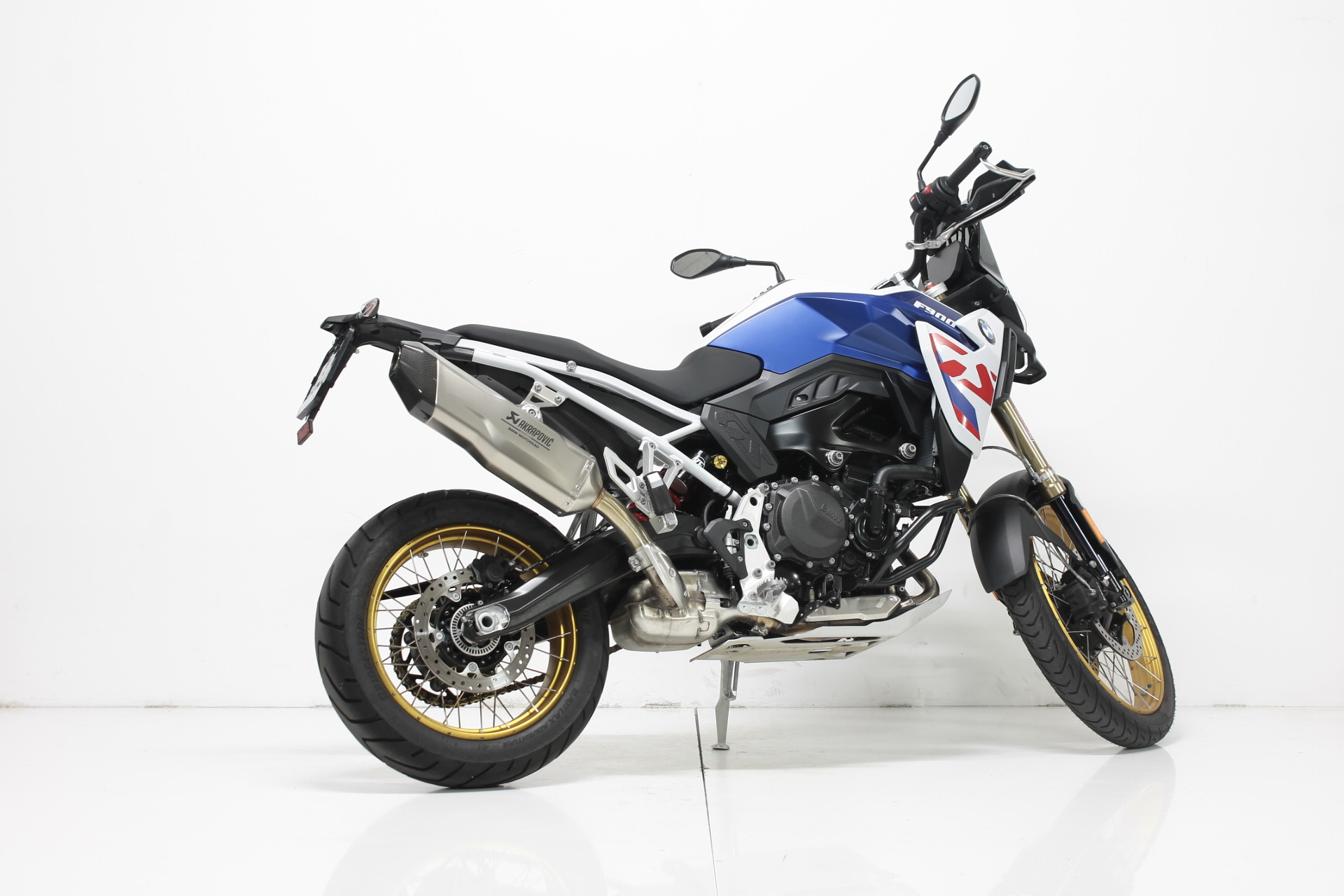 BMW F 900 GS-image-1