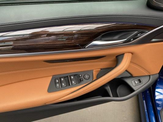 BMW M550i xDrive SAG-image-13