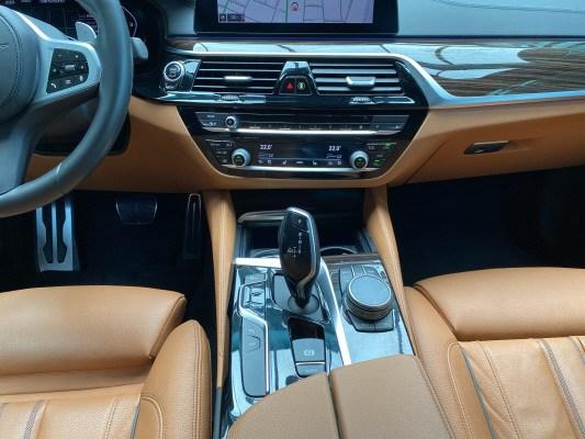 BMW M550i xDrive SAG-image-9