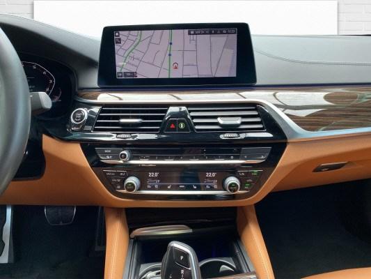 BMW M550i xDrive SAG-image-10
