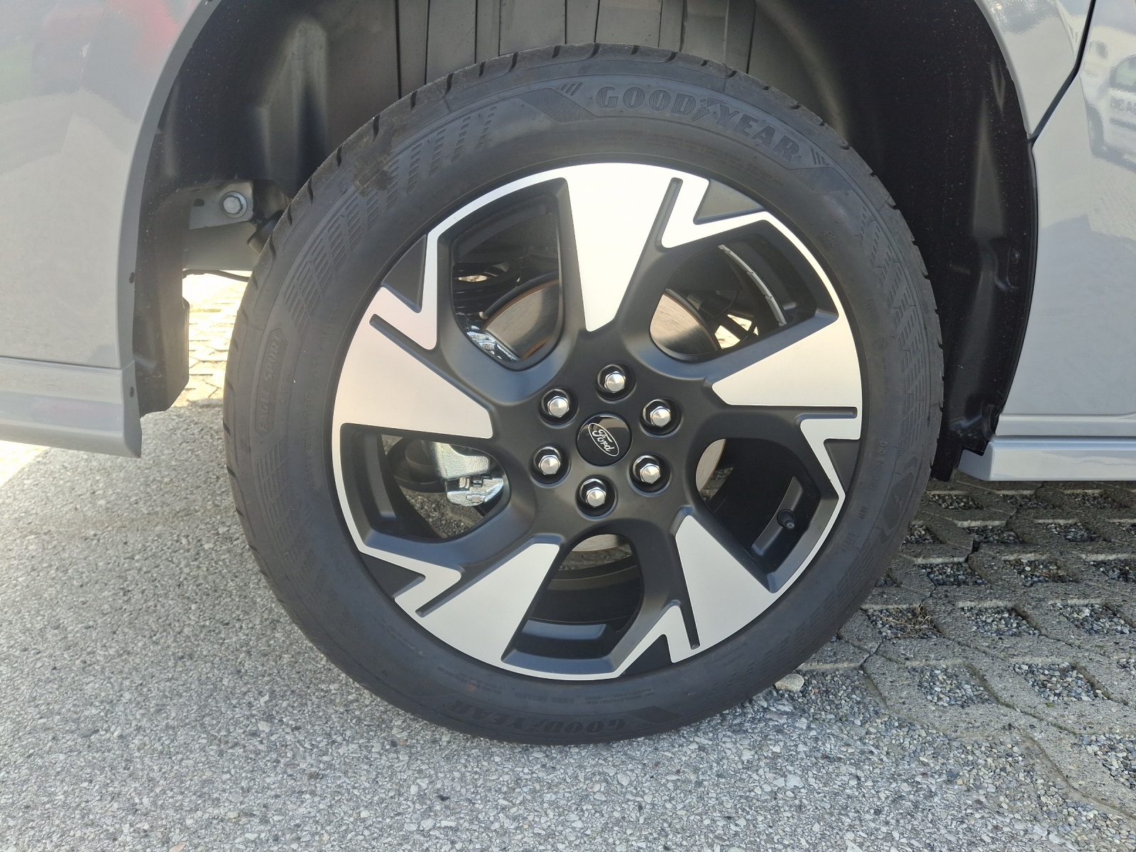 FORD Tourneo Custom 320 L1H1 Sport Automatique 4x4-image-11
