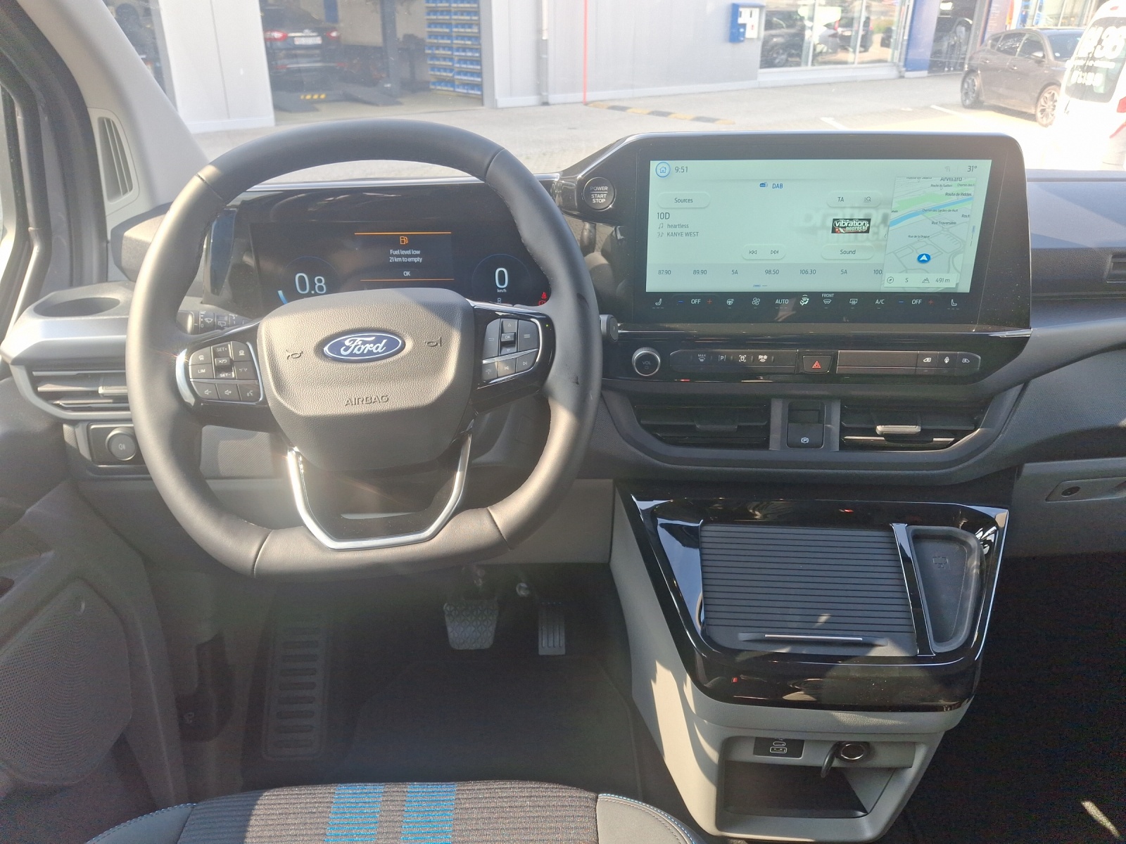 FORD Tourneo Custom 320 L1H1 Sport Automatique 4x4-image-6