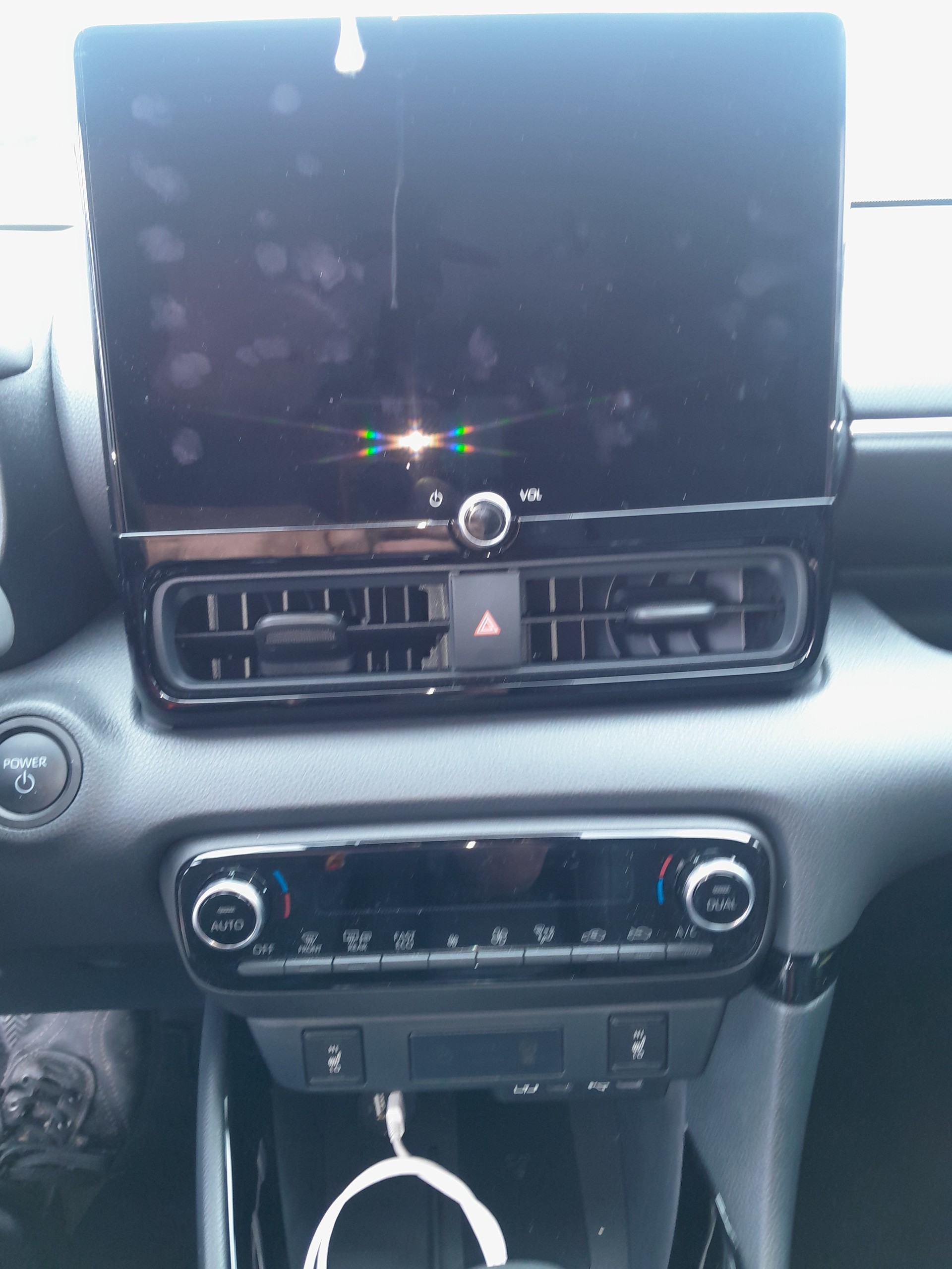 TOYOTA Yaris 1.5 Premium e-CVT-image-6