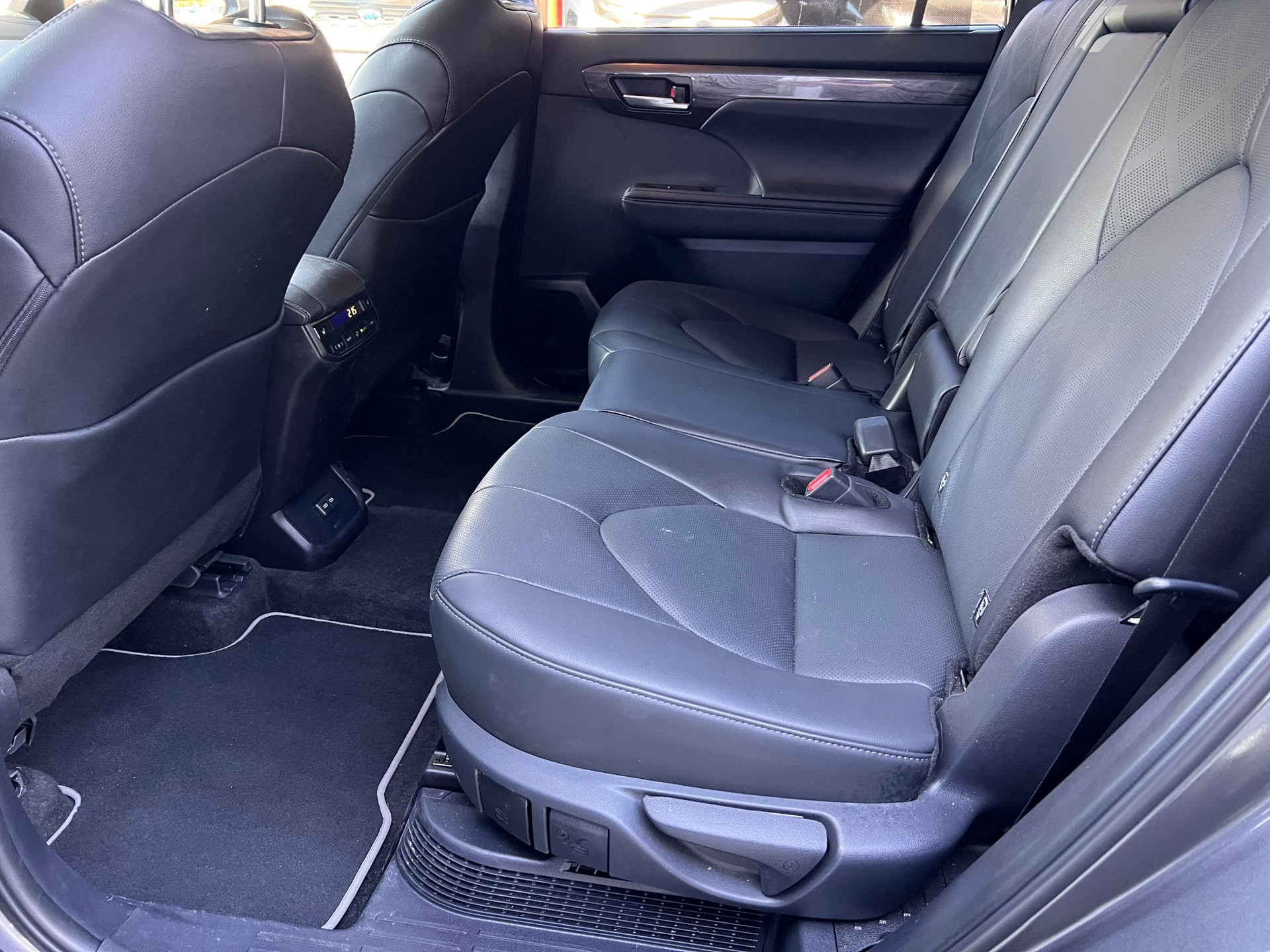 TOYOTA Highlander 2.5 HSD Premium-image-10