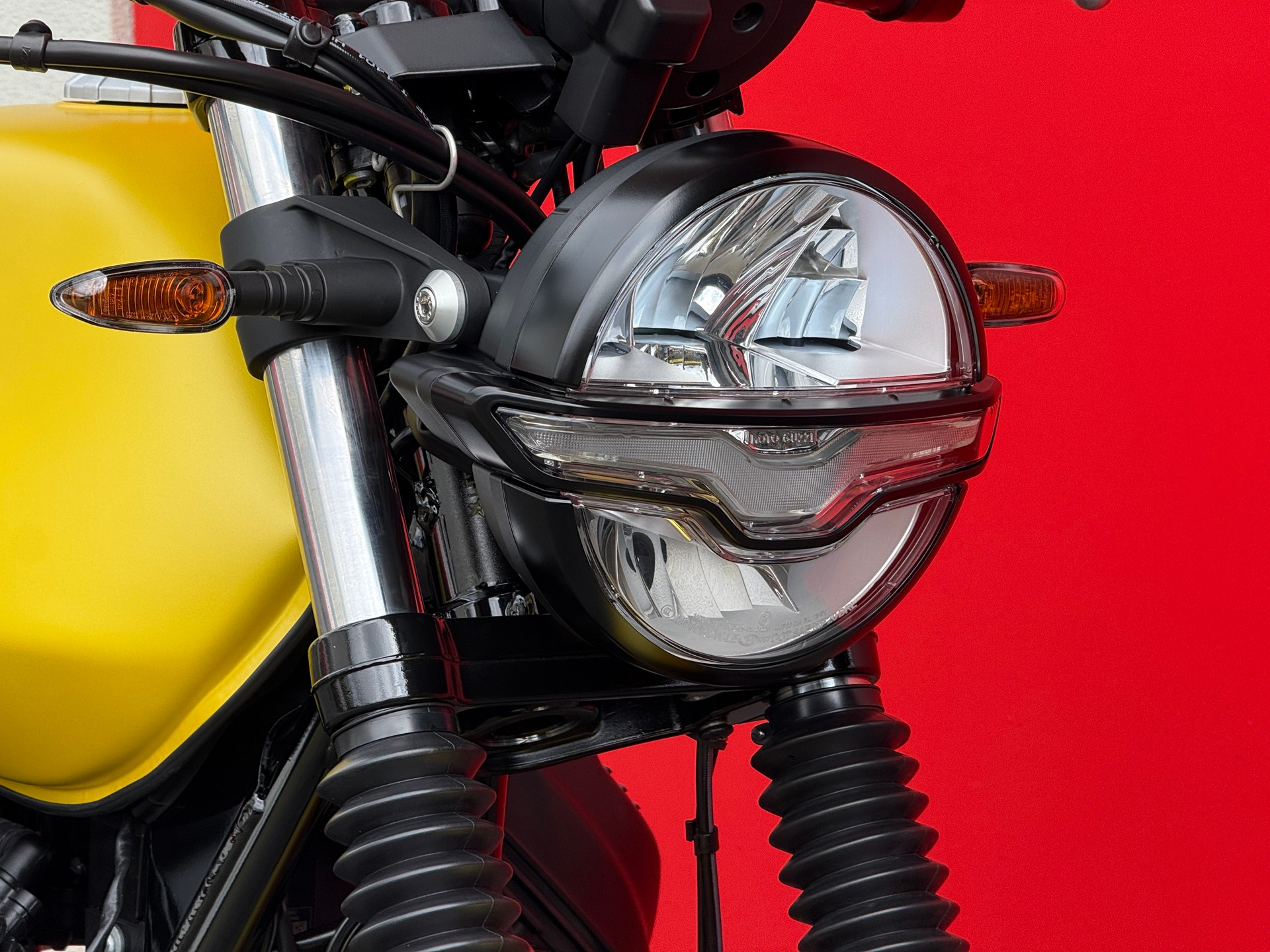 MOTO GUZZI V7 IV 850 Stone (35kW)-image-5