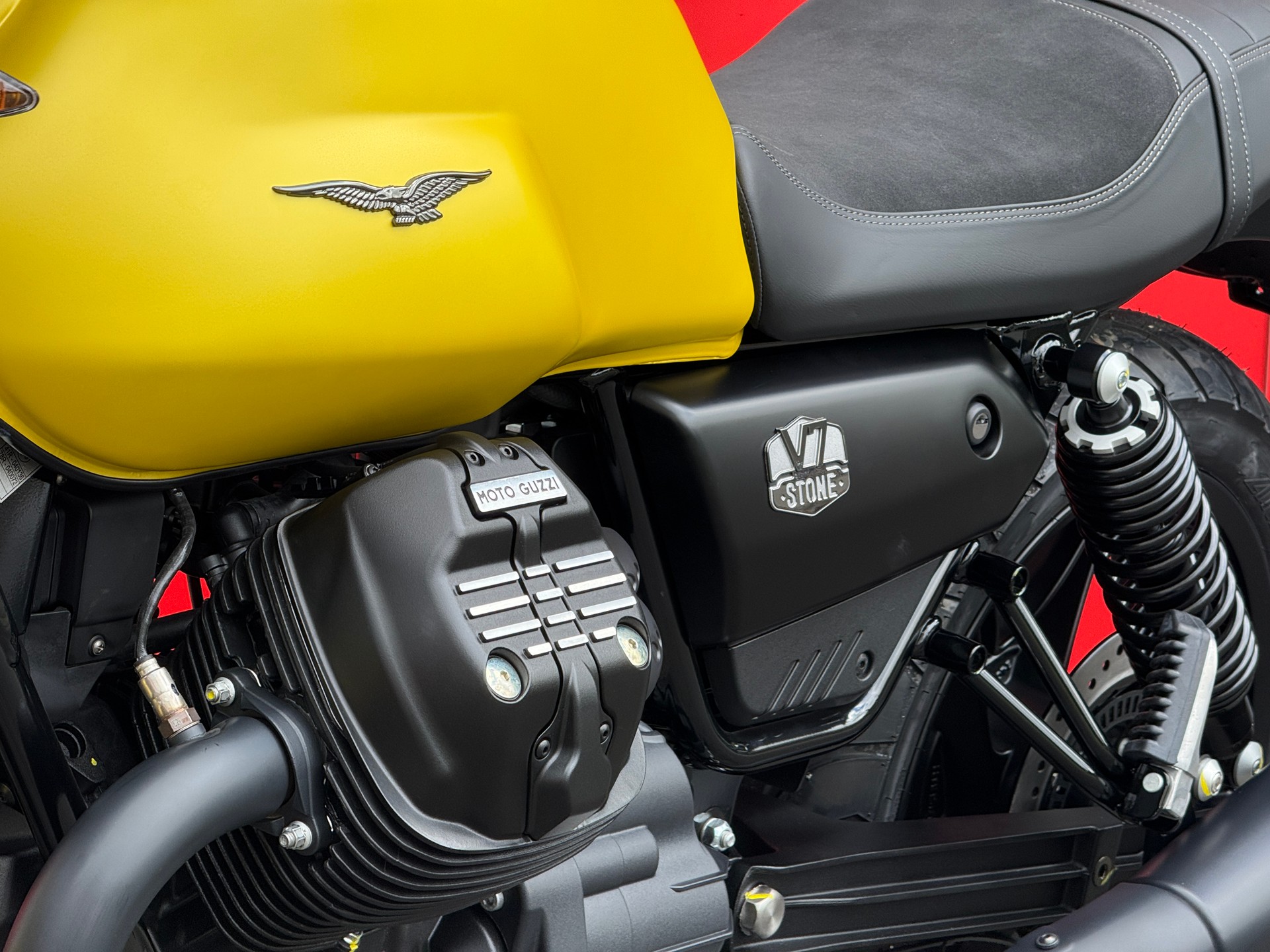 MOTO GUZZI V7 IV 850 Stone (35kW)-image-8