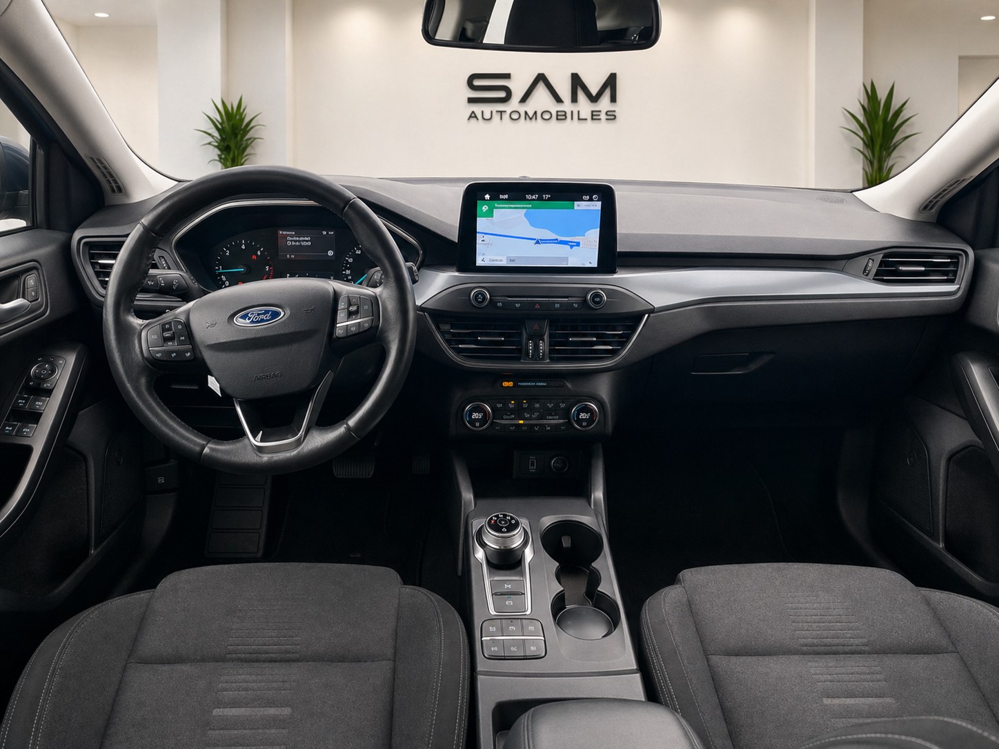 FORD Focus 1.5 TDCi Business Automatic-image-7
