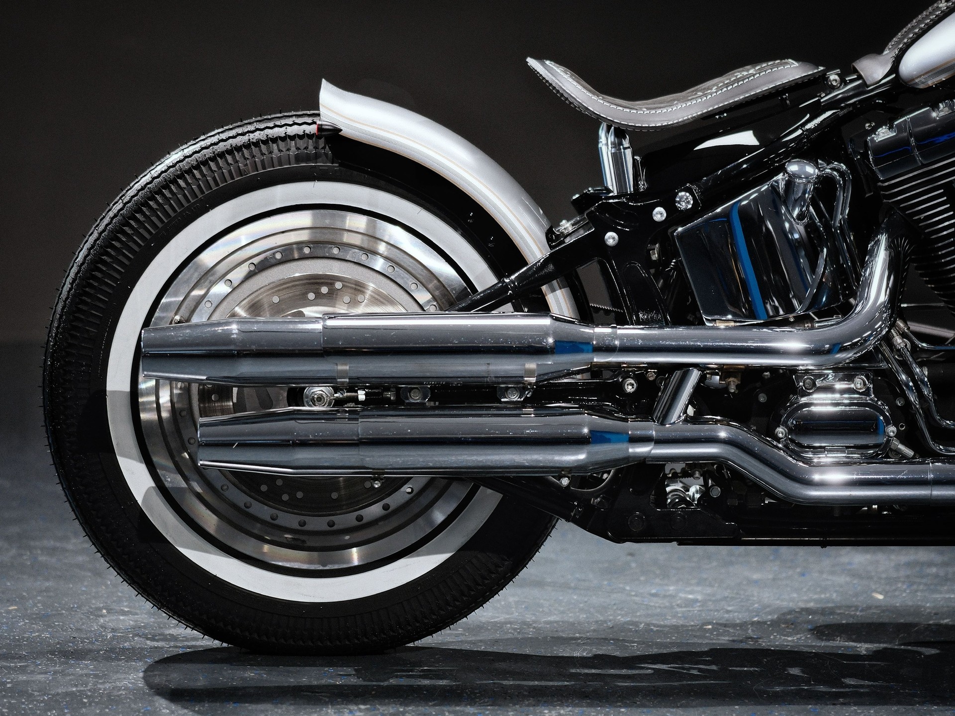 HARLEY-DAVIDSON FLSTFI-image-12
