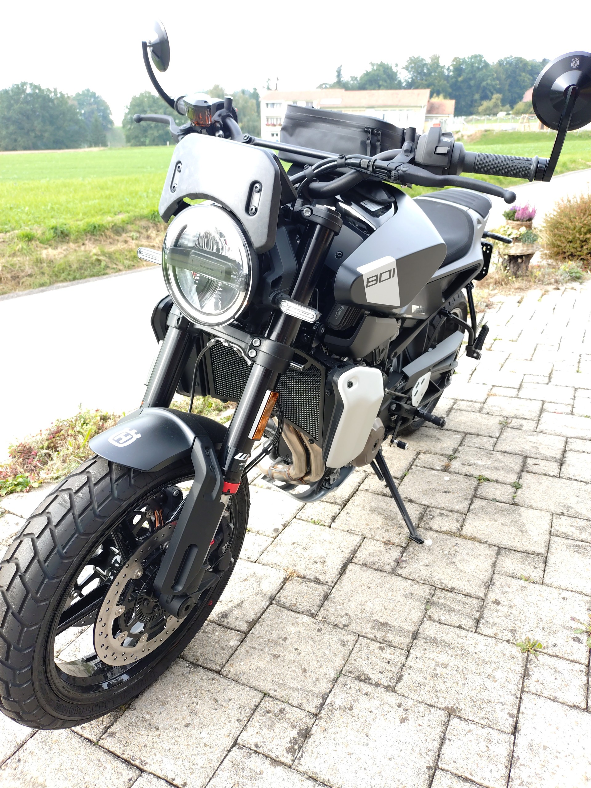 HUSQVARNA Svartpilen 801-image-3