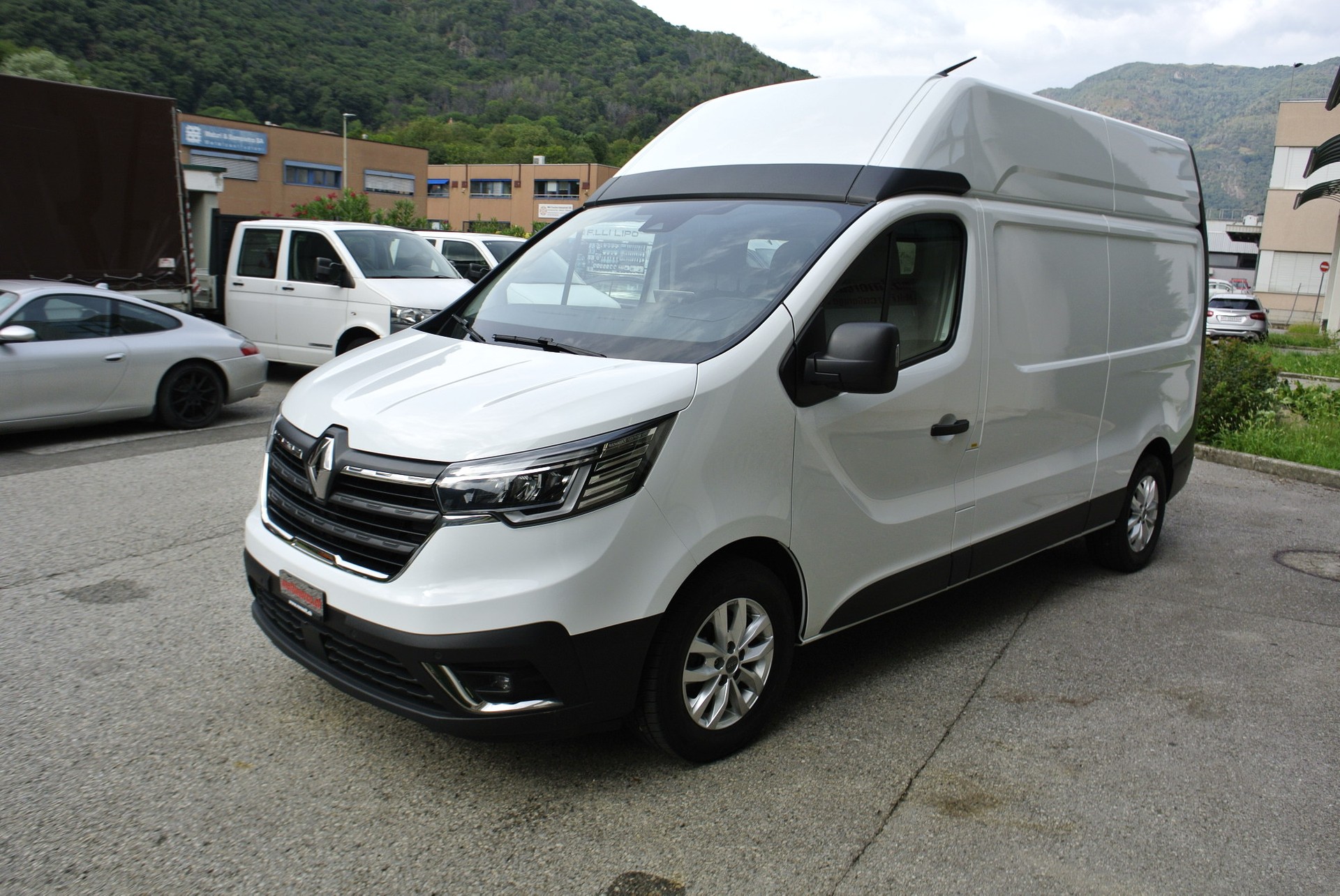 RENAULT Trafic 2.0 Blue dCi 150 3.5t Advance L2H2 EN-image-6