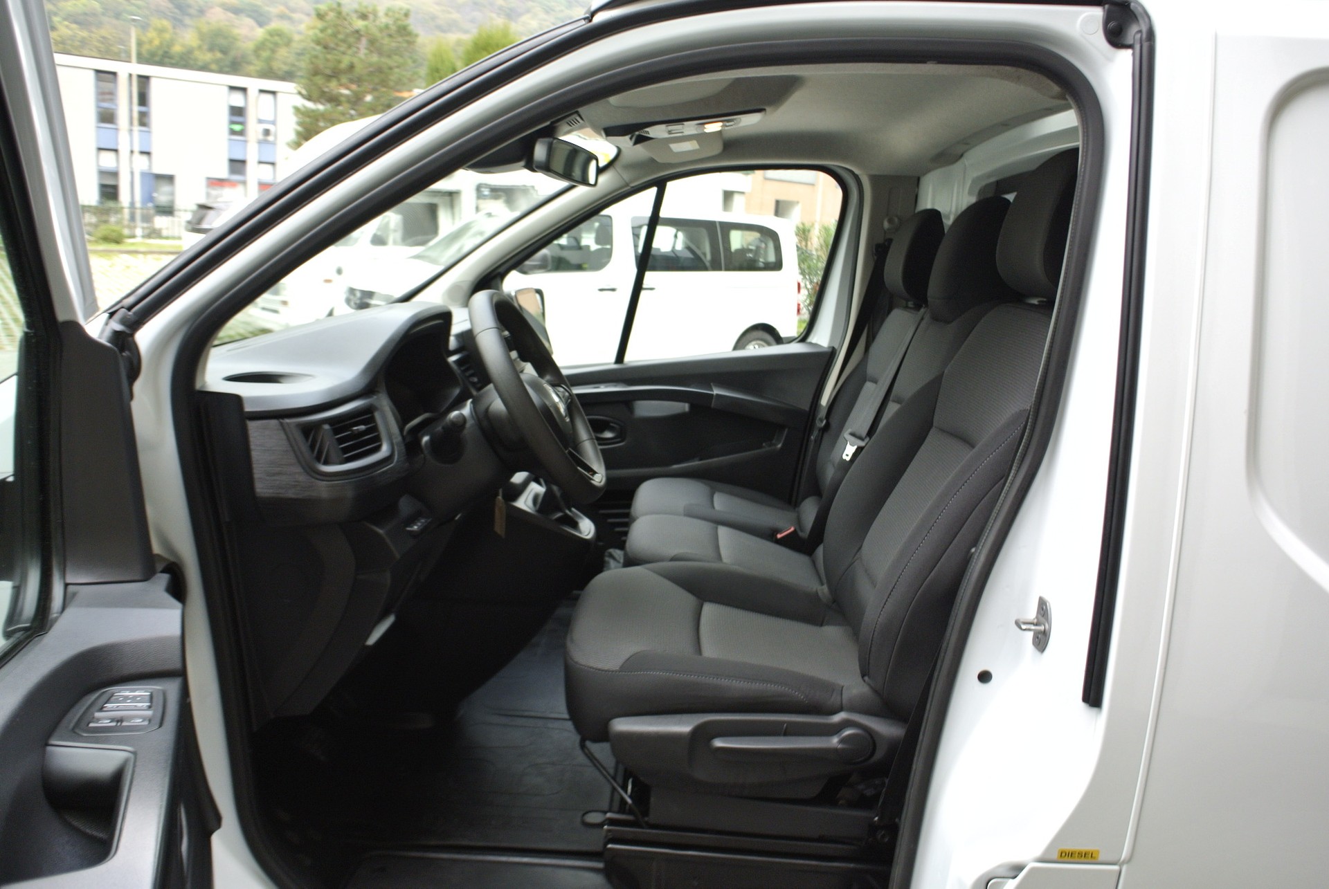 RENAULT Trafic 2.0 Blue dCi 150 3.5t Advance L2H2 EN-image-15