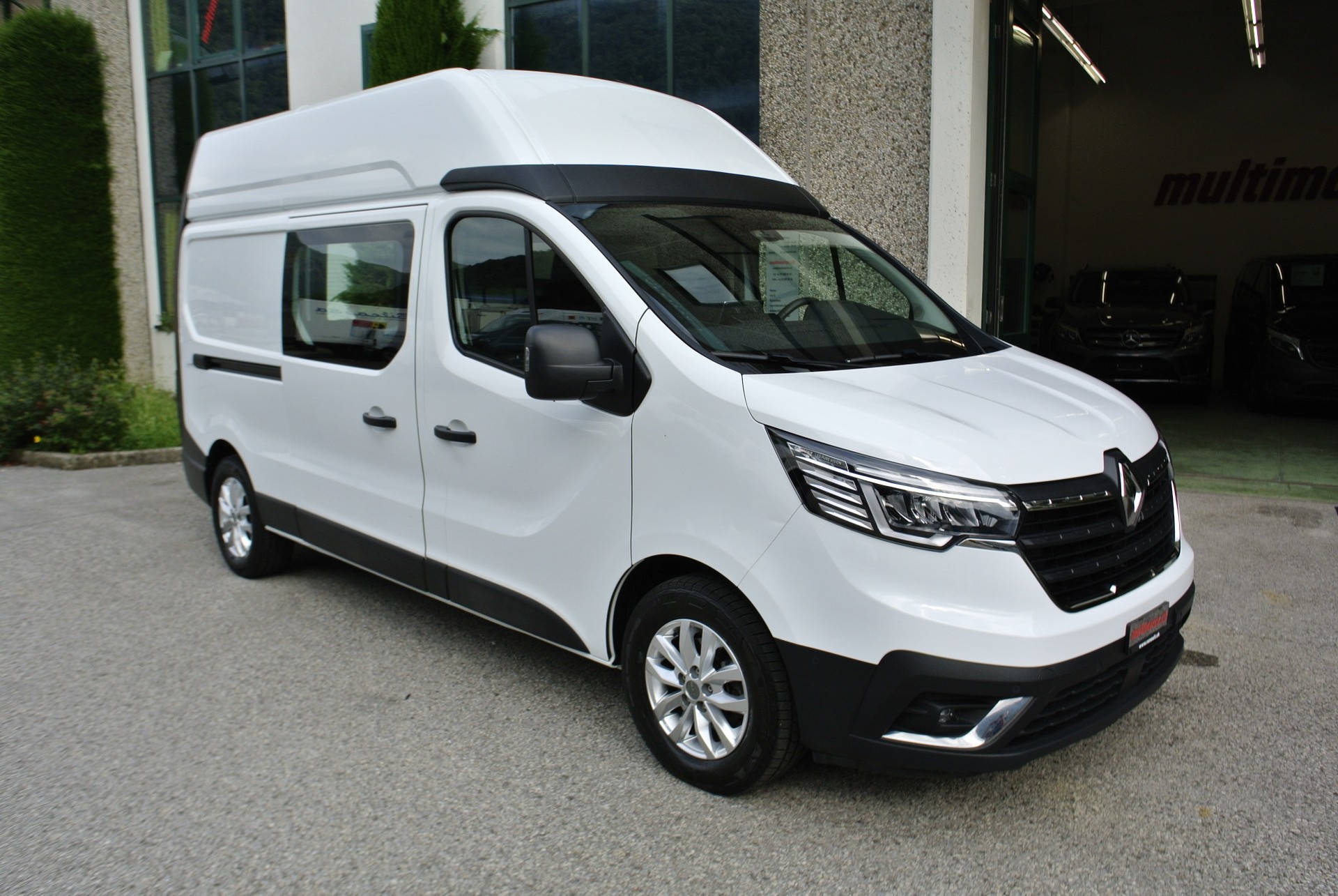 RENAULT Trafic 2.0 Blue dCi 150 3.5t Advance L2H2 EN-showroom-element-2