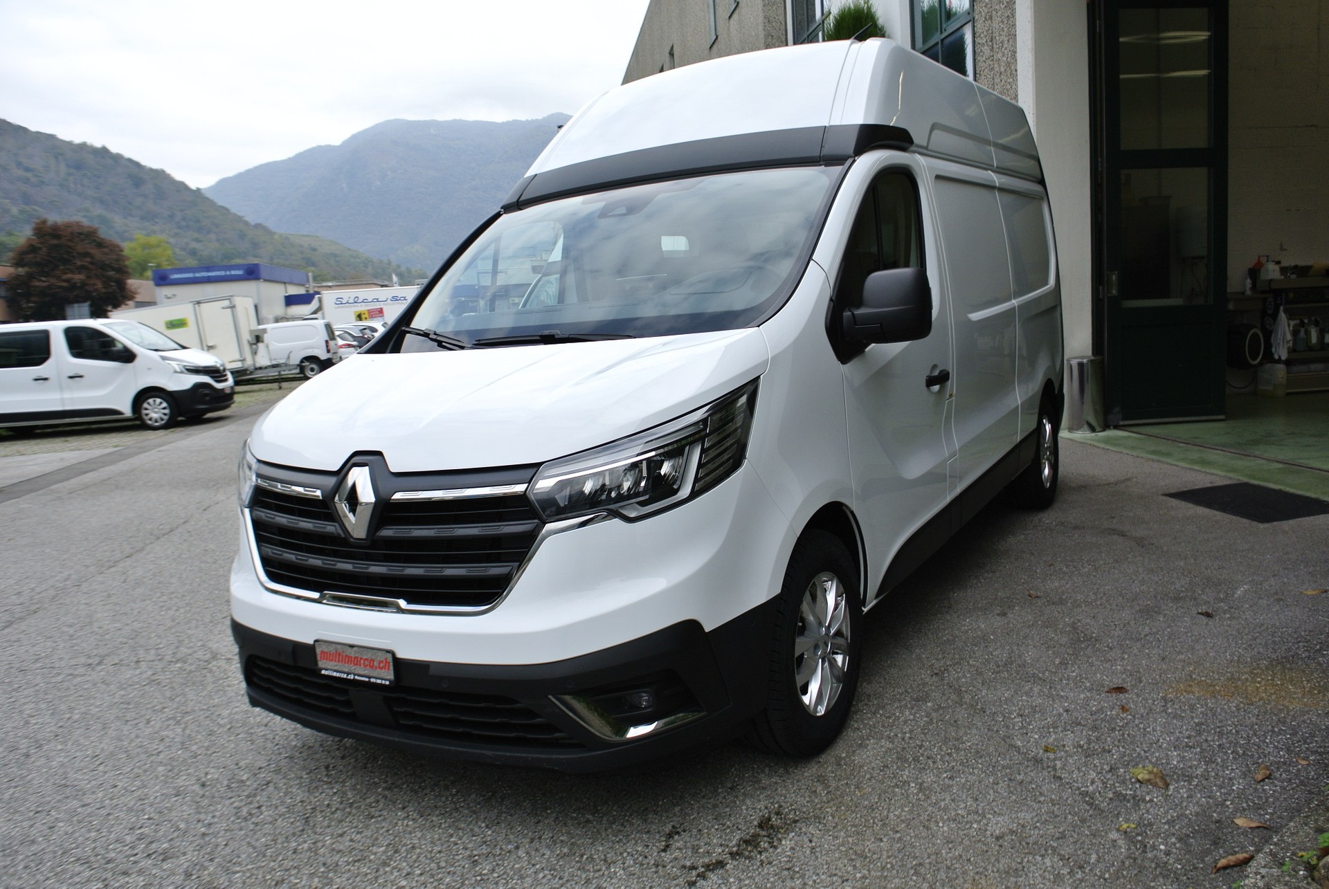 RENAULT Trafic 2.0 Blue dCi 150 3.5t Advance L2H2 EN-showroom-element-1
