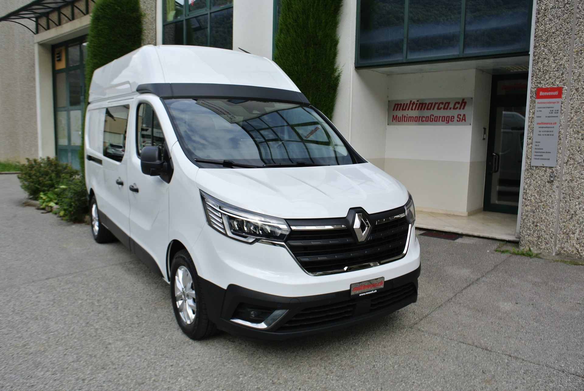 RENAULT Trafic 2.0 Blue dCi 150 3.5t Advance L2H2 EN-image-24