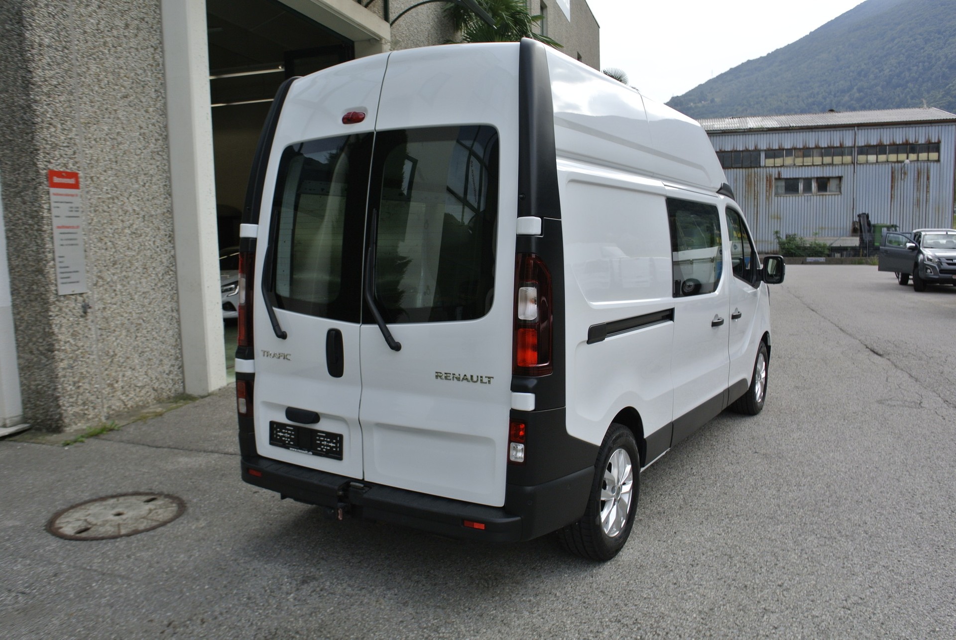 RENAULT Trafic 2.0 Blue dCi 150 3.5t Advance L2H2 EN-image-5