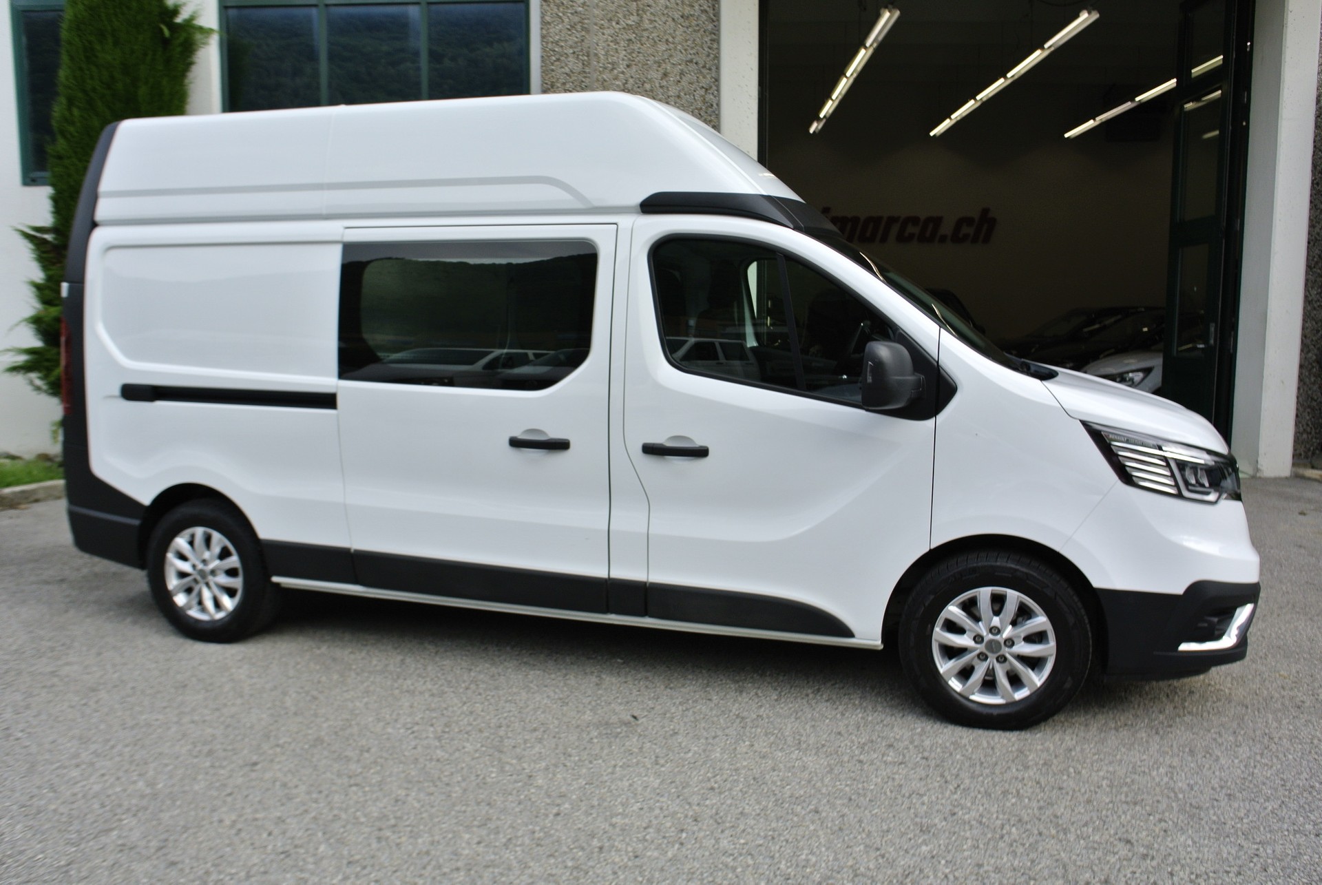 RENAULT Trafic 2.0 Blue dCi 150 3.5t Advance L2H2 EN-showroom-element-3
