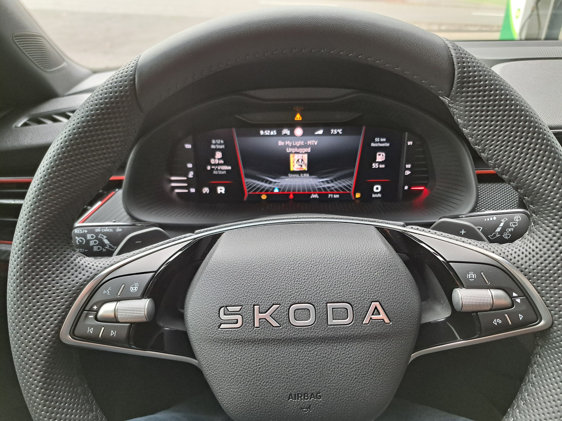 SKODA Kamiq 1.5 TSI Monte Carlo DSG-image-13