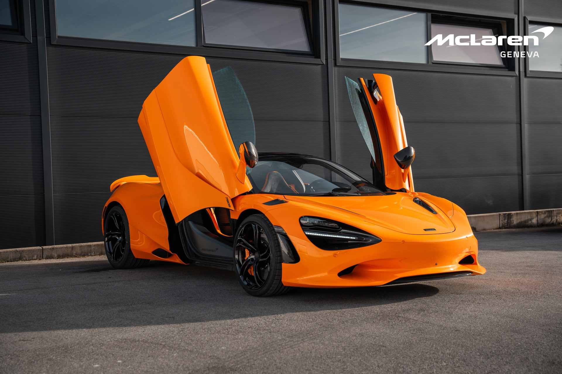 McLAREN 750S Spider-image-4