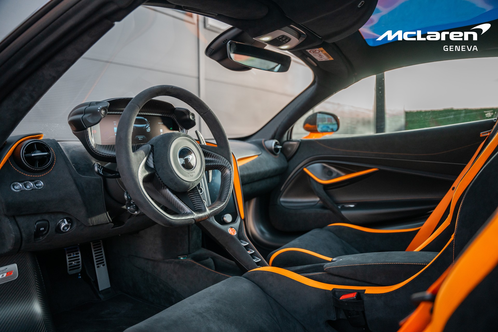 McLAREN 750S Spider-image-12
