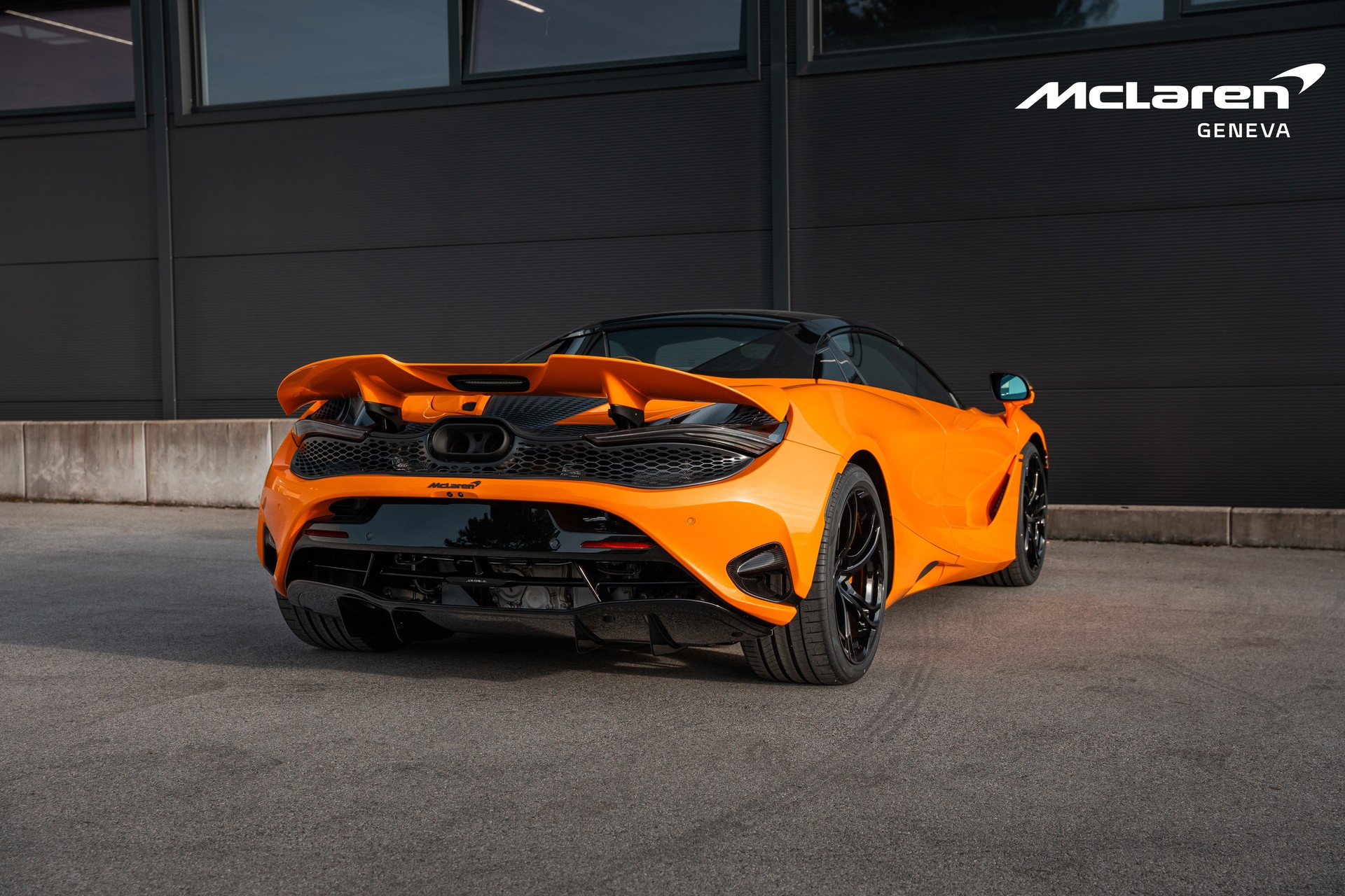 McLAREN 750S Spider-image-15