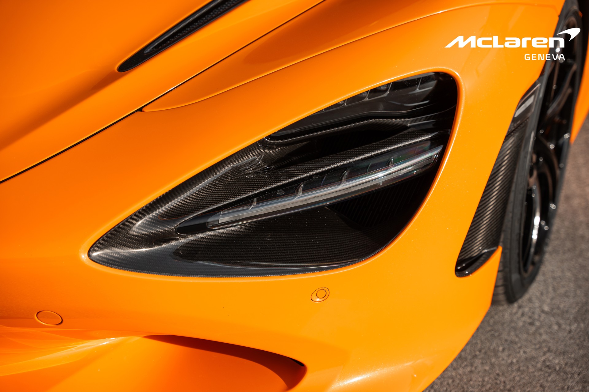 McLAREN 750S Spider-image-5