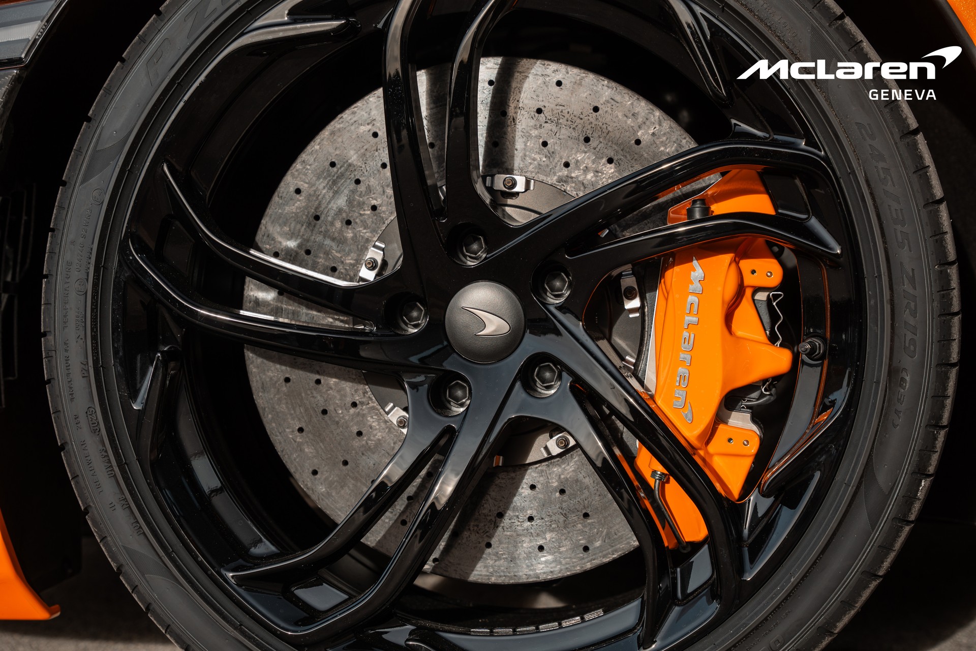 McLAREN 750S Spider-image-7