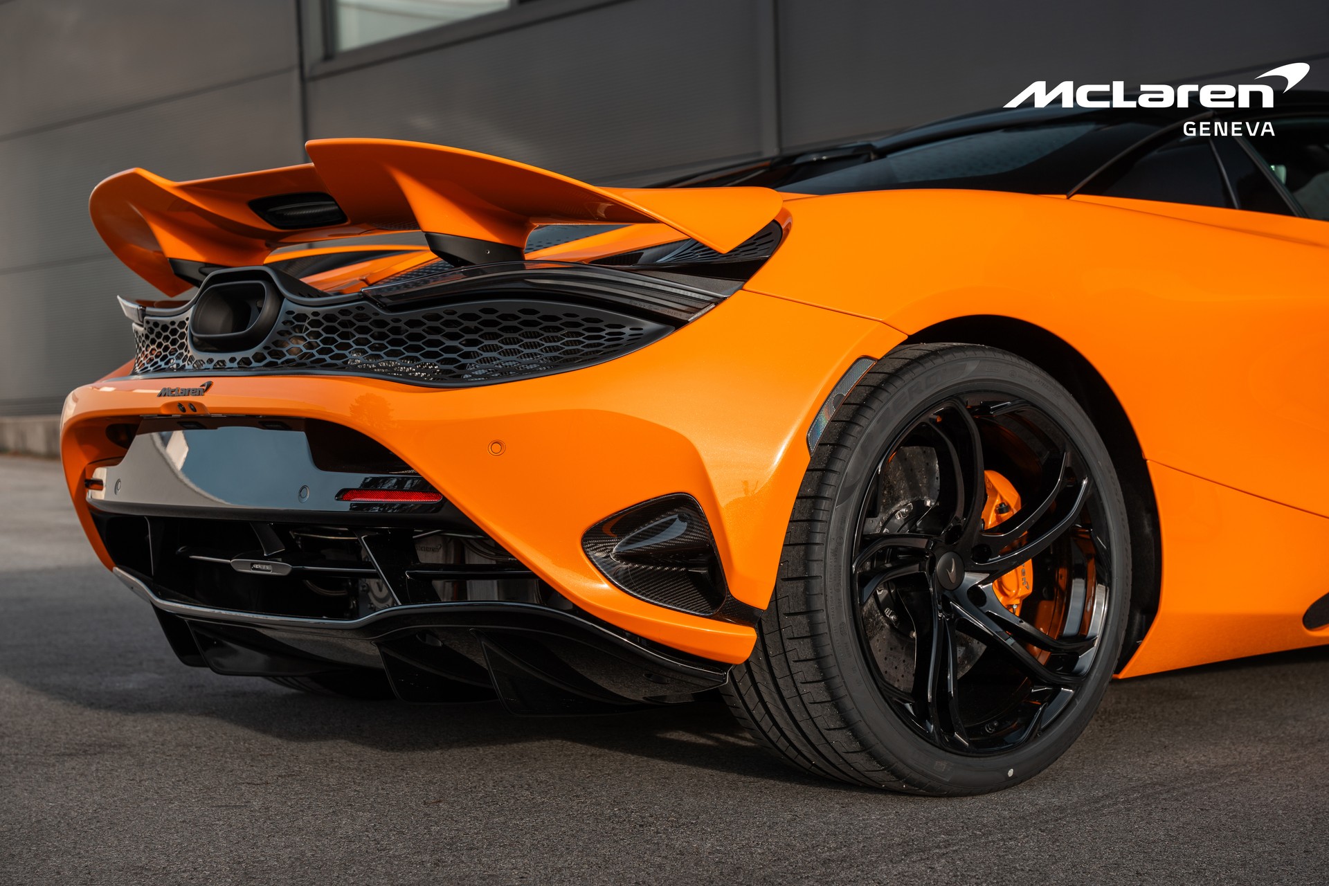 McLAREN 750S Spider-image-13