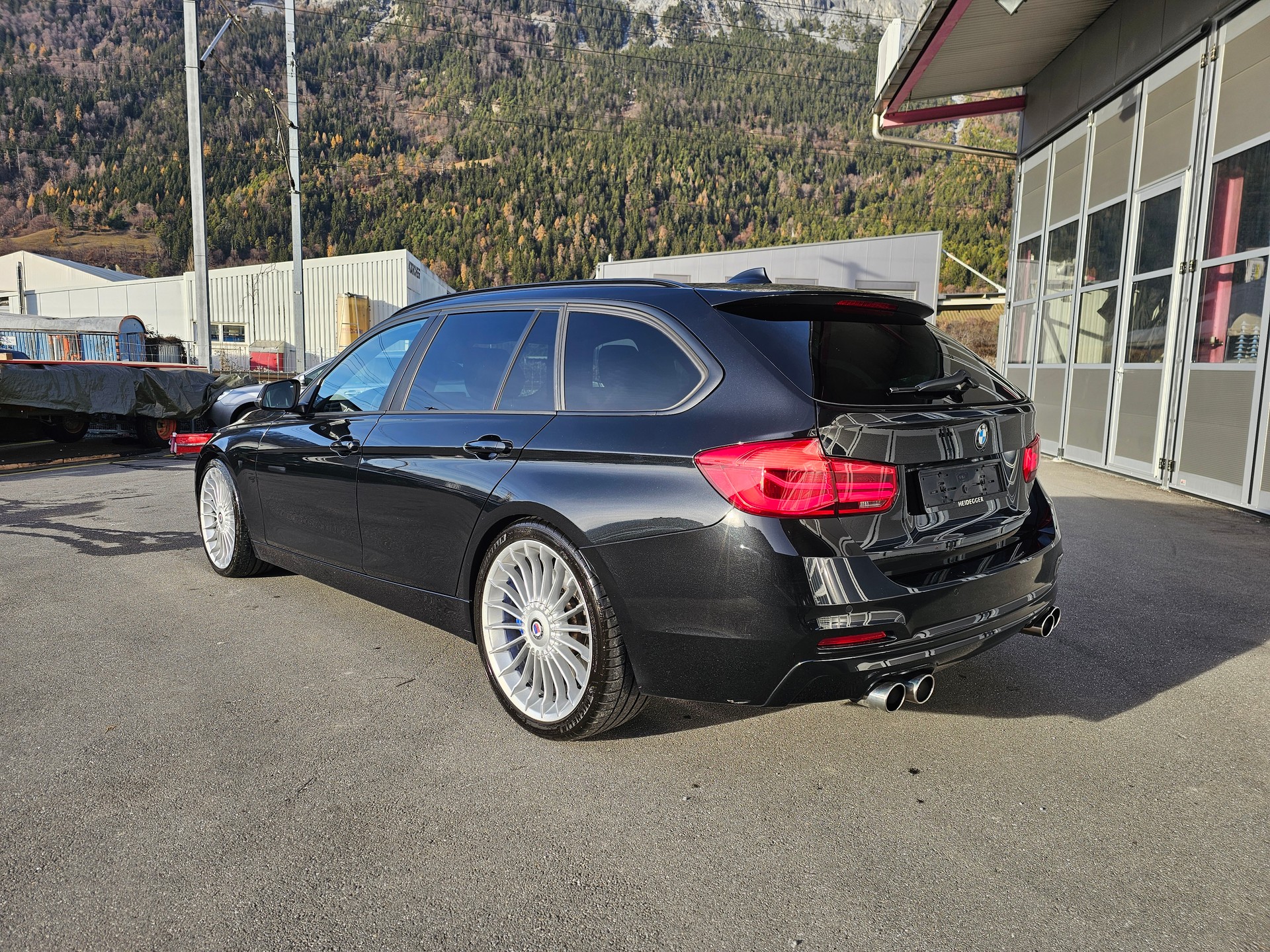 BMW-ALPINA D3 BiTurbo Touring 3.0d xDrive Switch-Tronic-image-2