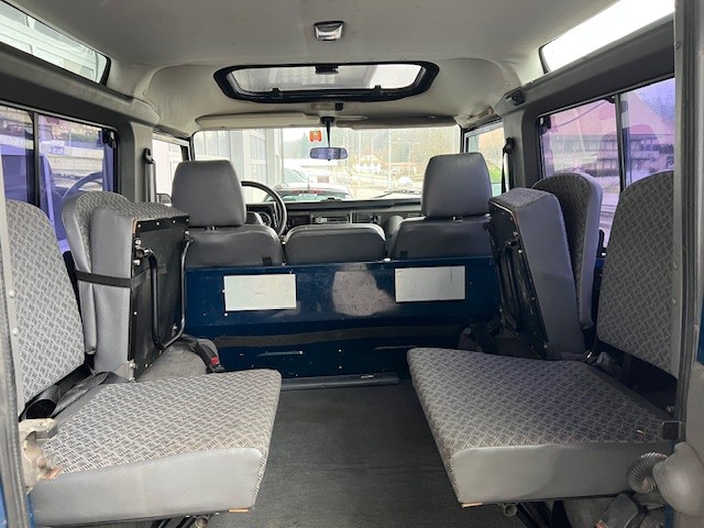 LAND ROVER Defender 90 SW 2.5 Td5-image-12