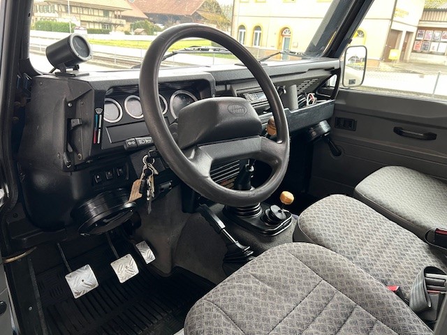 LAND ROVER Defender 90 SW 2.5 Td5-image-6