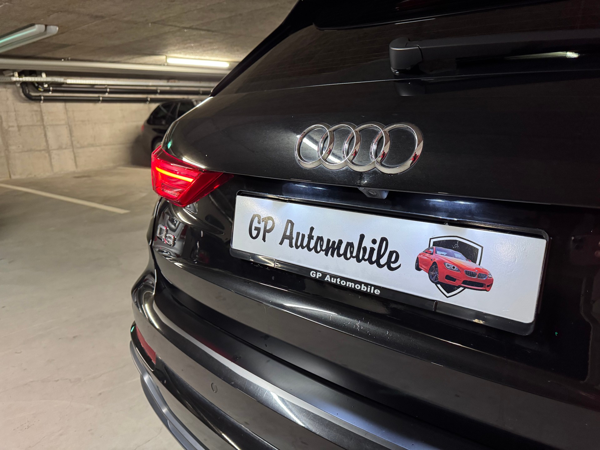 AUDI Q3 35 TDI S line quattro-image-16