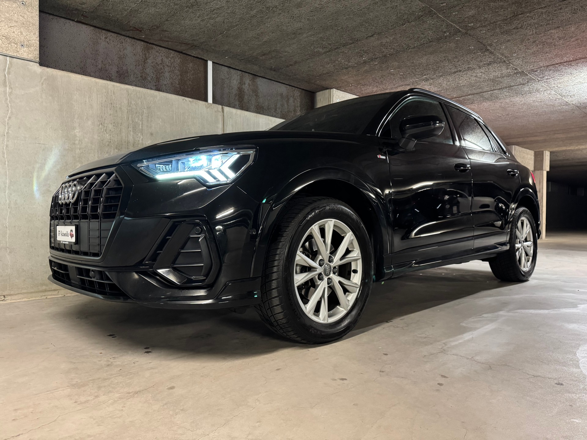 AUDI Q3 35 TDI S line quattro-image-8