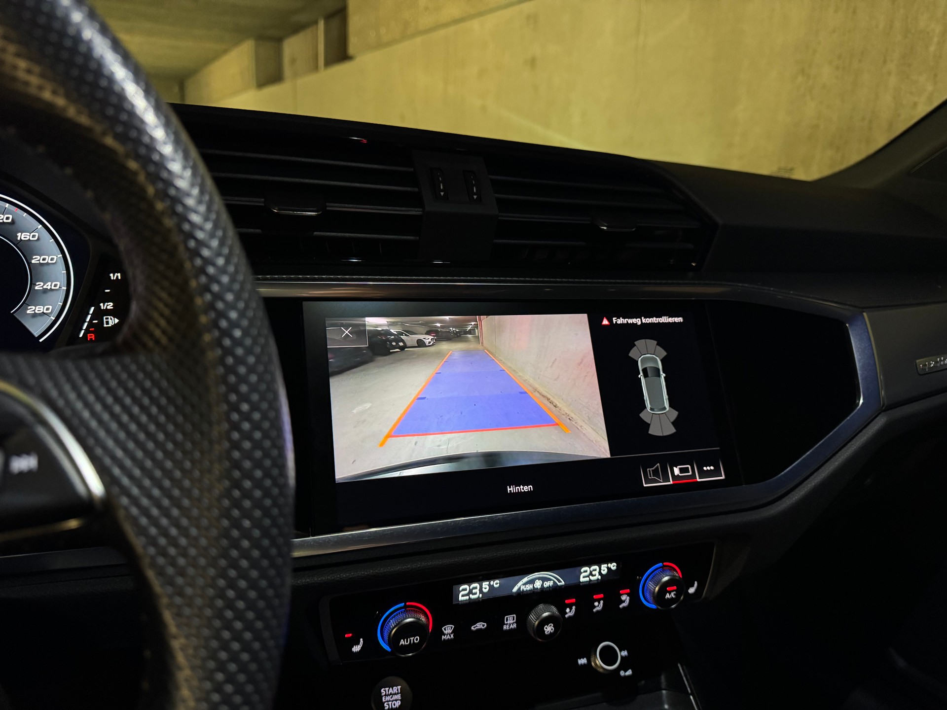 AUDI Q3 35 TDI S line quattro-image-31