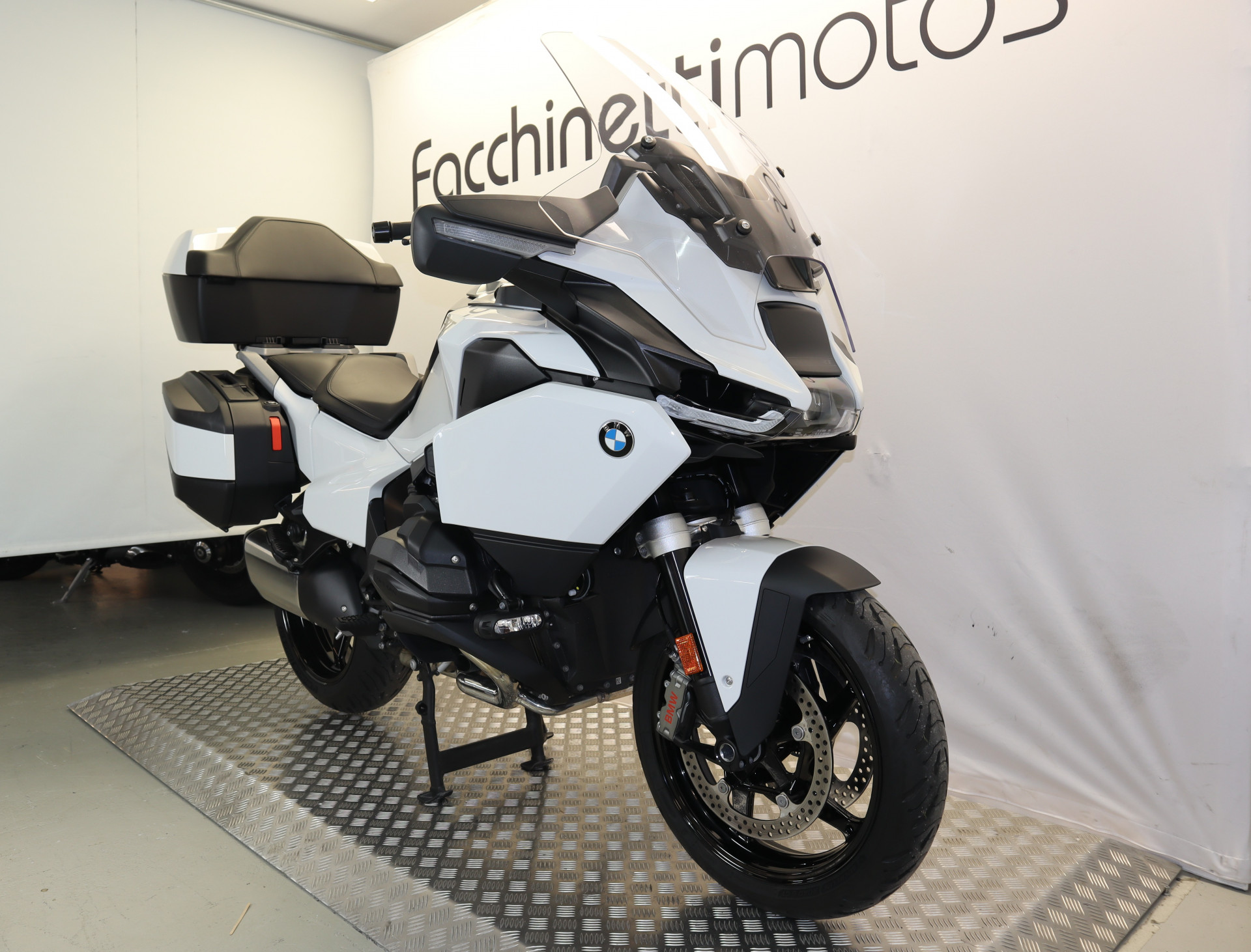 BMW R 1300 RT-image-2