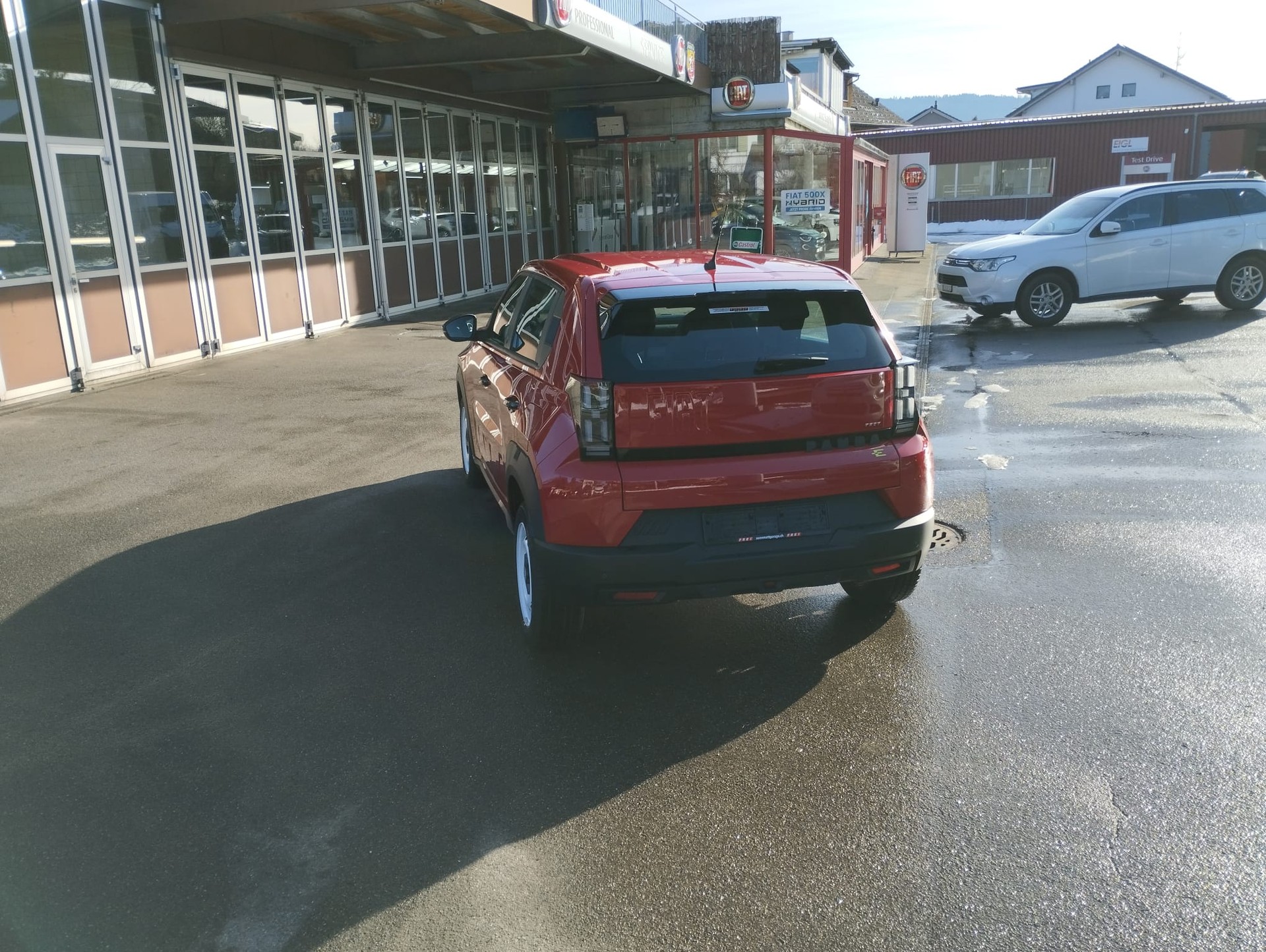 FIAT Grande Panda Elektro Red-image-9