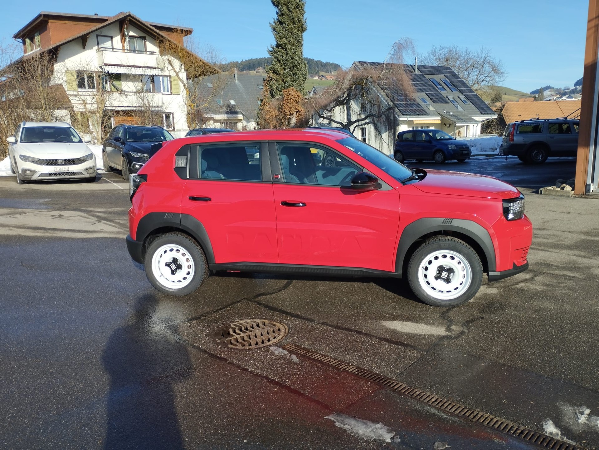 FIAT Grande Panda Elektro Red-image-5