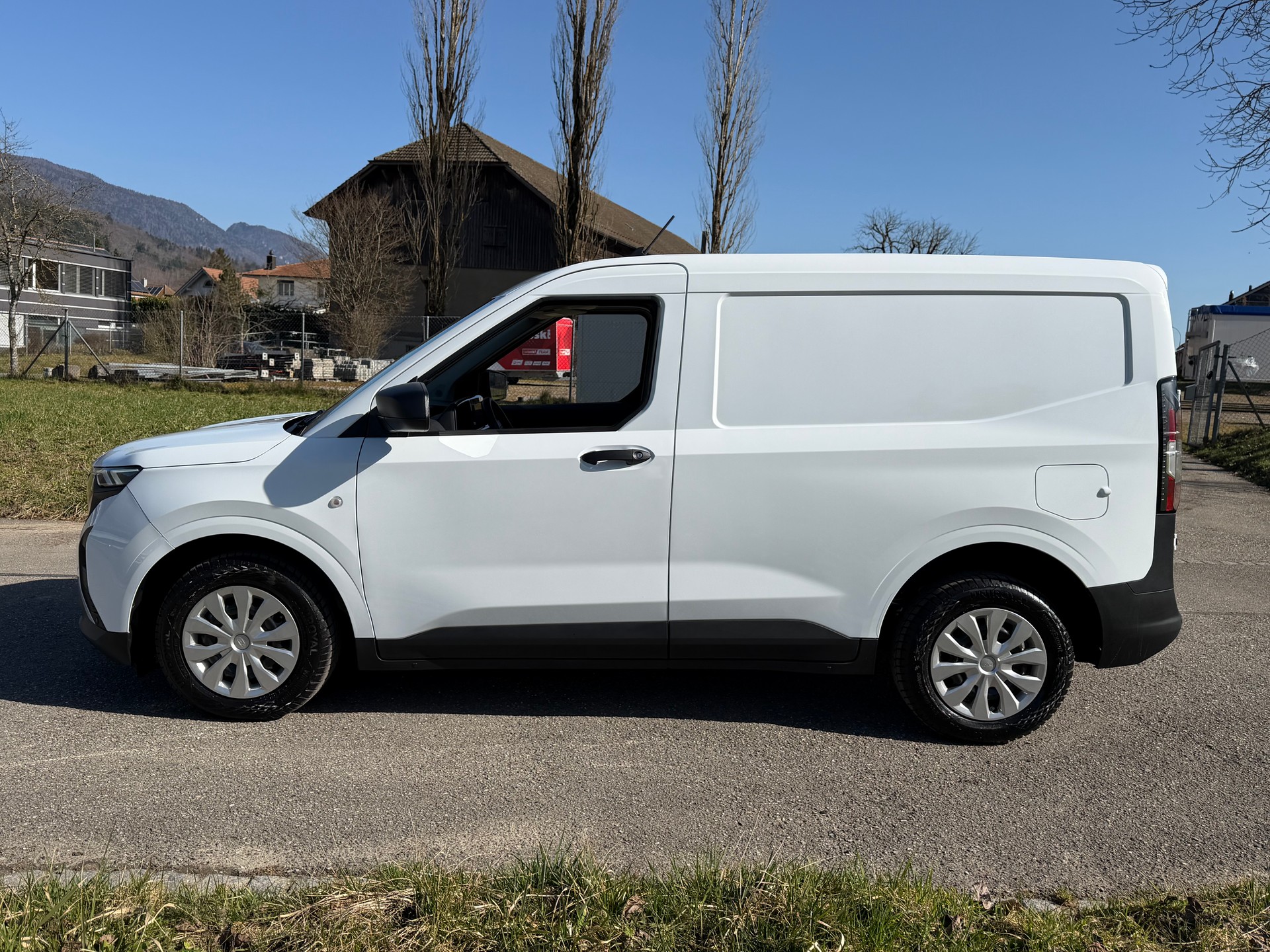 FORD AUTOMAT !! TRANSIT COURIER VAN 1.0 ECOBOOST TREND. KM 4`700 !!-image-10