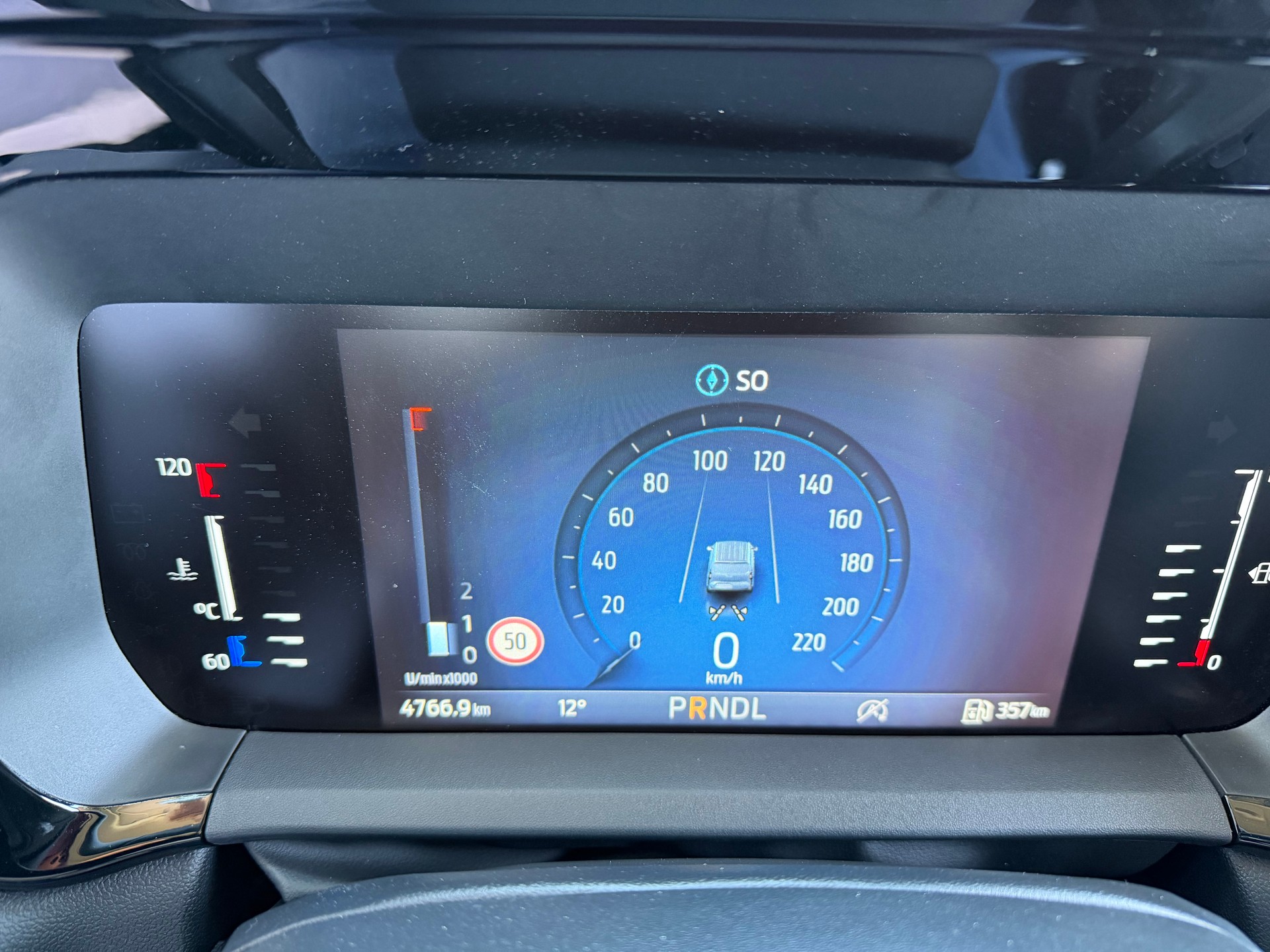 FORD AUTOMAT !! TRANSIT COURIER VAN 1.0 ECOBOOST TREND. KM 4`700 !!-image-24