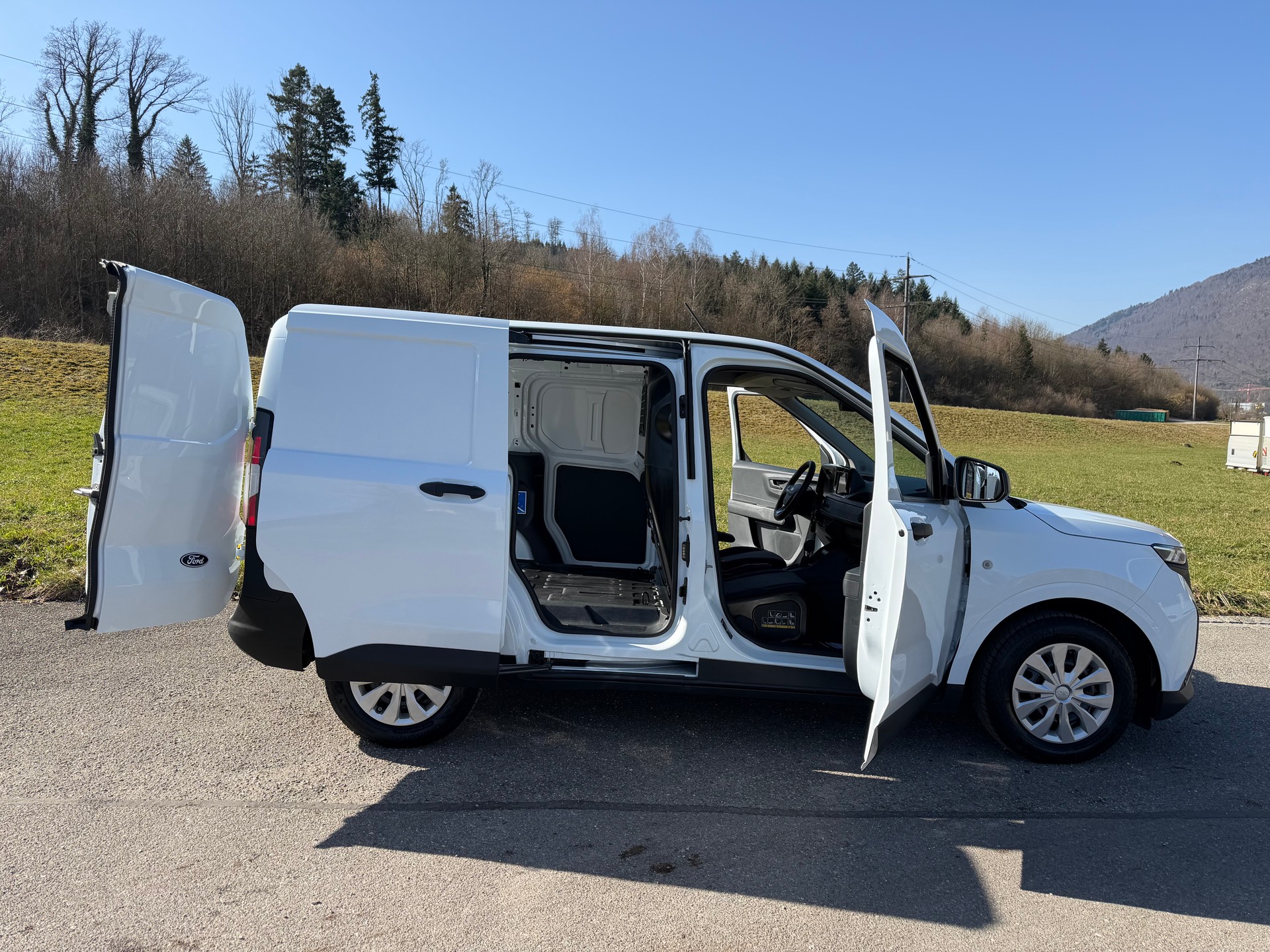 FORD AUTOMAT !! TRANSIT COURIER VAN 1.0 ECOBOOST TREND. KM 4`700 !!-image-13