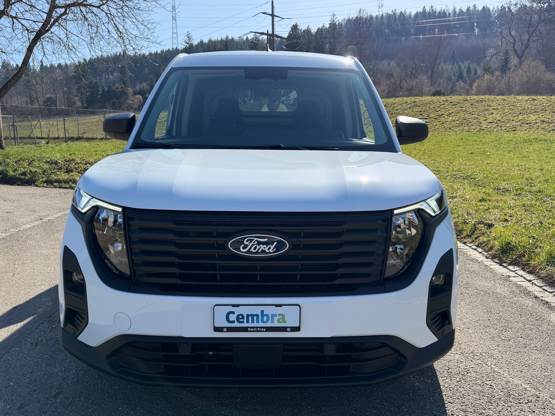 FORD AUTOMAT !! TRANSIT COURIER VAN 1.0 ECOBOOST TREND. KM 4`700 !!-showroom-element-2