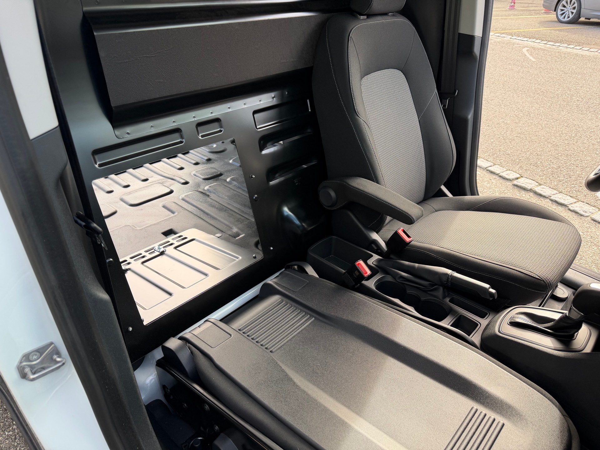 FORD AUTOMAT !! TRANSIT COURIER VAN 1.0 ECOBOOST TREND. KM 4`700 !!-image-7