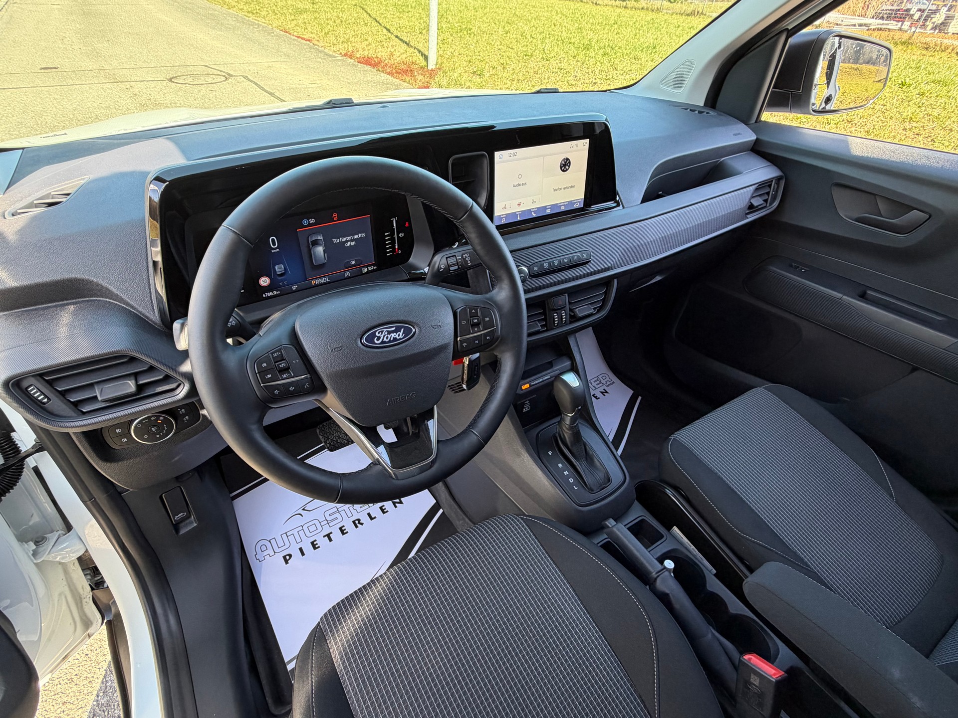 FORD AUTOMAT !! TRANSIT COURIER VAN 1.0 ECOBOOST TREND. KM 4`700 !!-image-9
