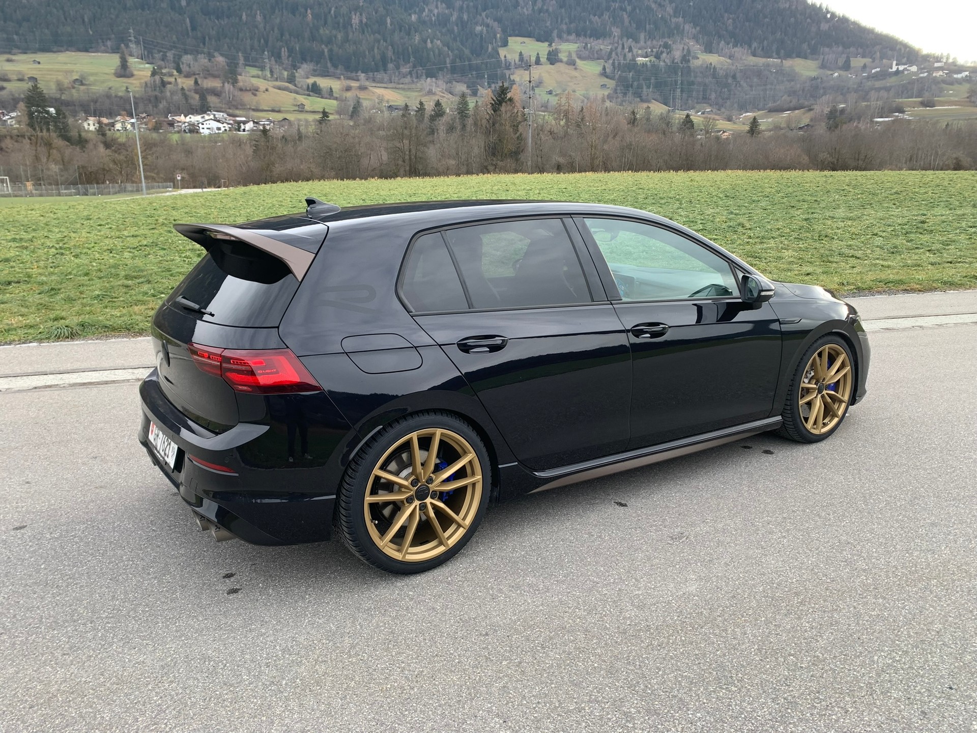VW Golf VIII 2.0 TSI R DSG 4motion-image-4