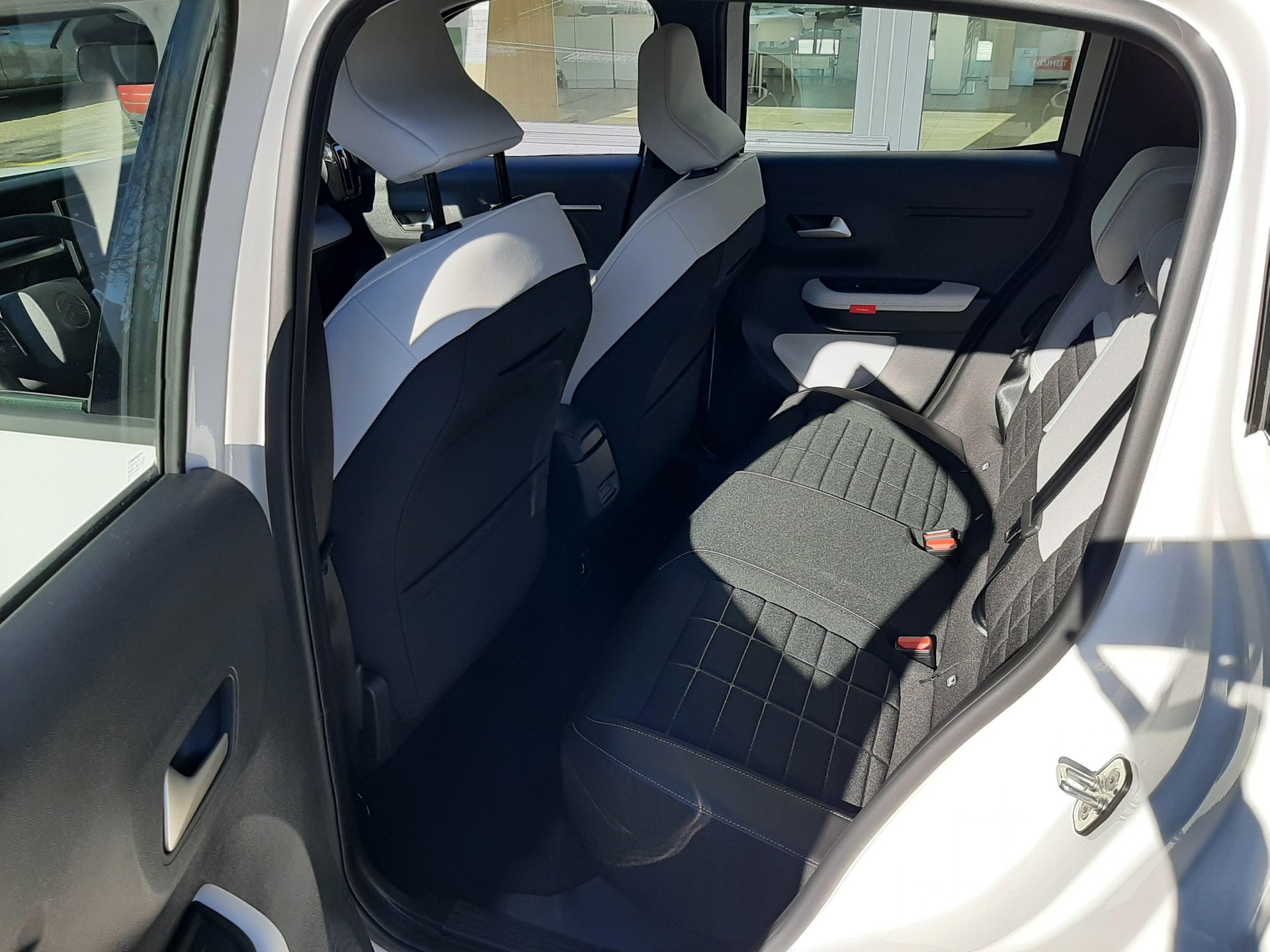 CITROEN C3 1.2 Hybrid Plus-image-7