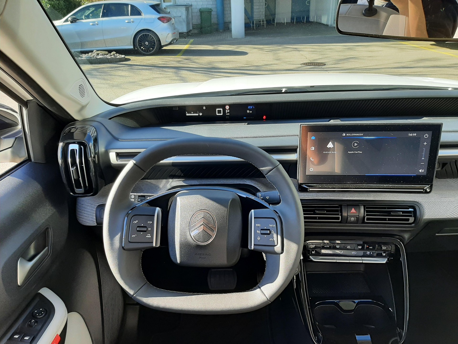 CITROEN C3 1.2 Hybrid Plus-image-6