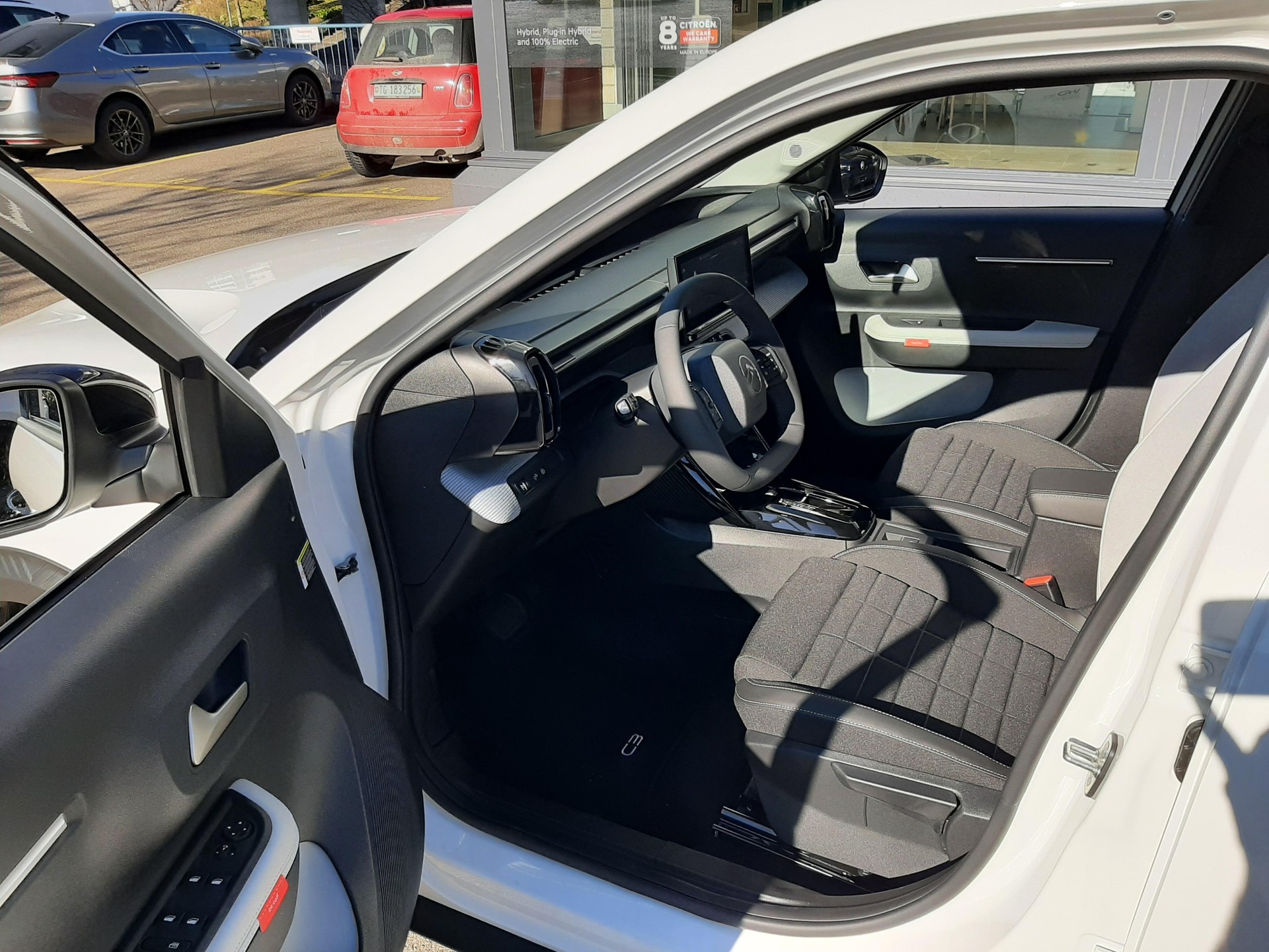 CITROEN C3 1.2 Hybrid Plus-image-5